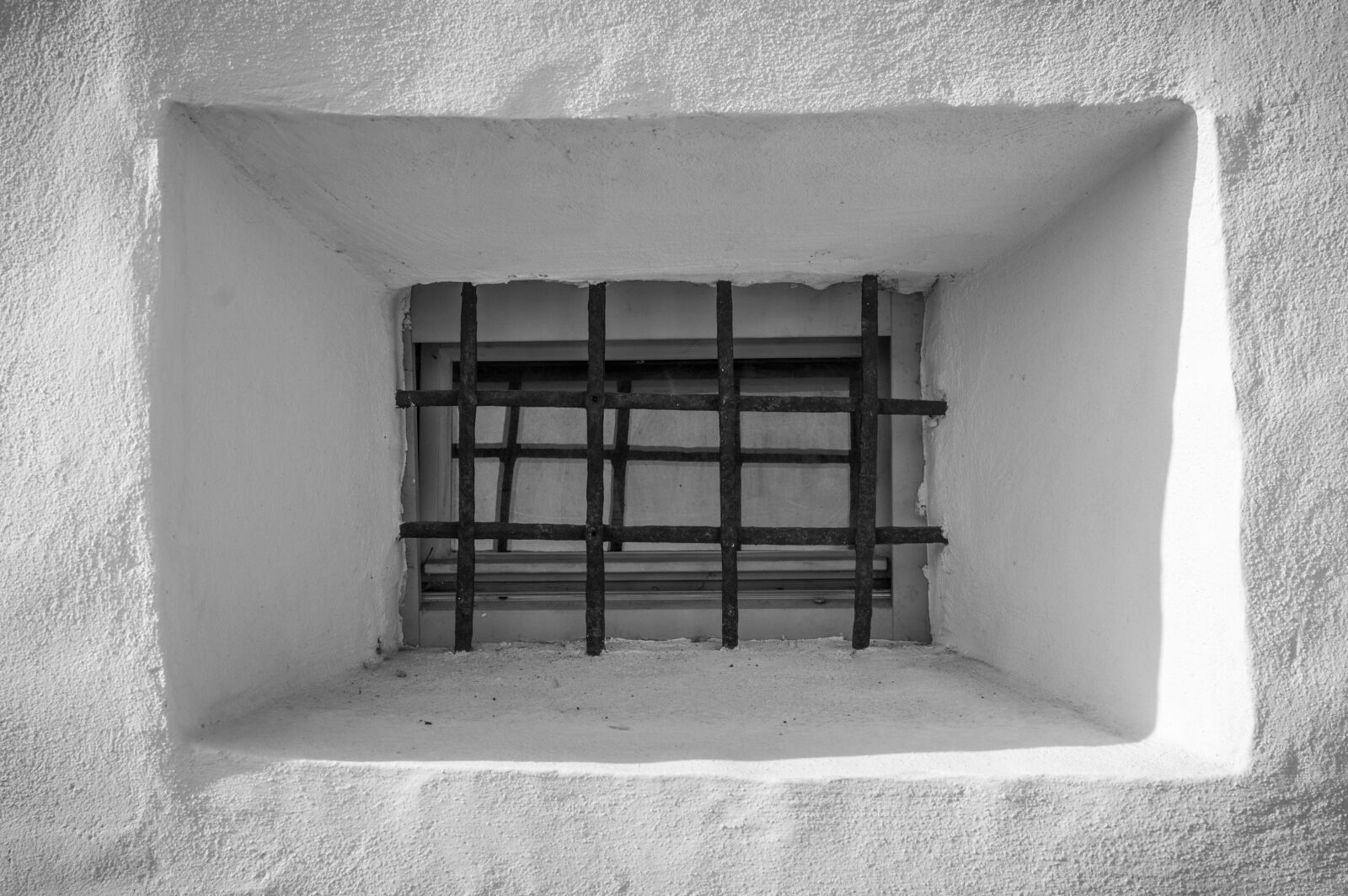 Nikon D3200 sample photo. Window, grate, old photography