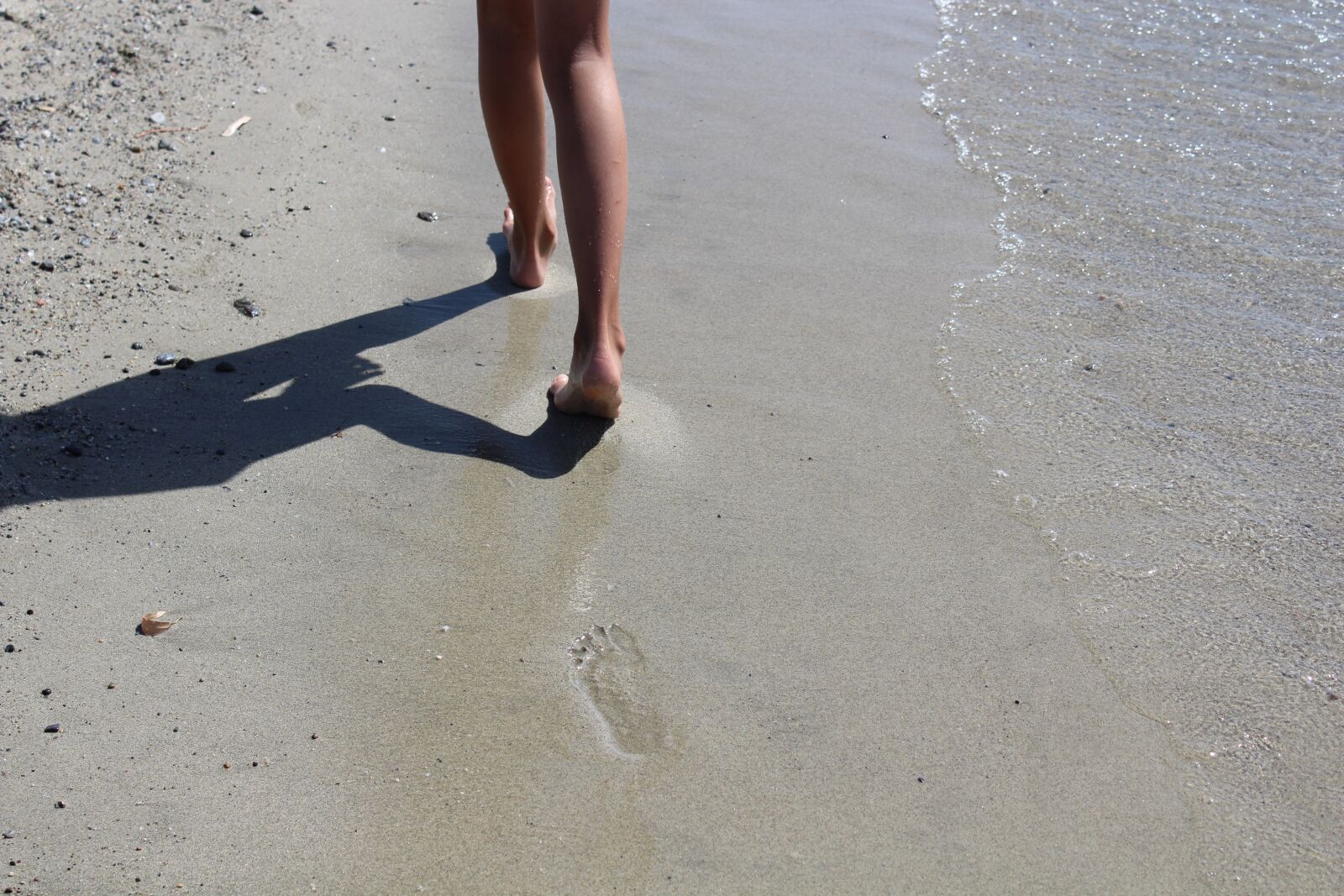 Canon EOS 1300D (EOS Rebel T6 / EOS Kiss X80) sample photo. Sand, footprint, traces photography