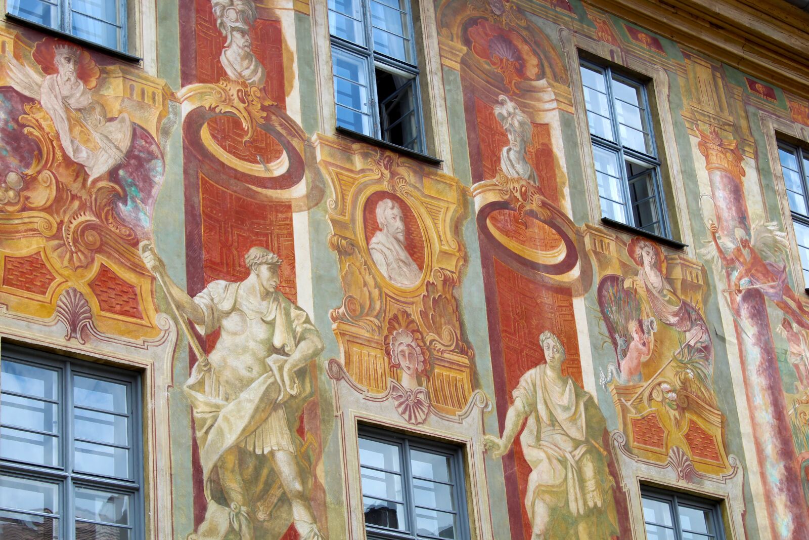 Canon EOS 1300D (EOS Rebel T6 / EOS Kiss X80) sample photo. Bamberg, facade, architecture photography