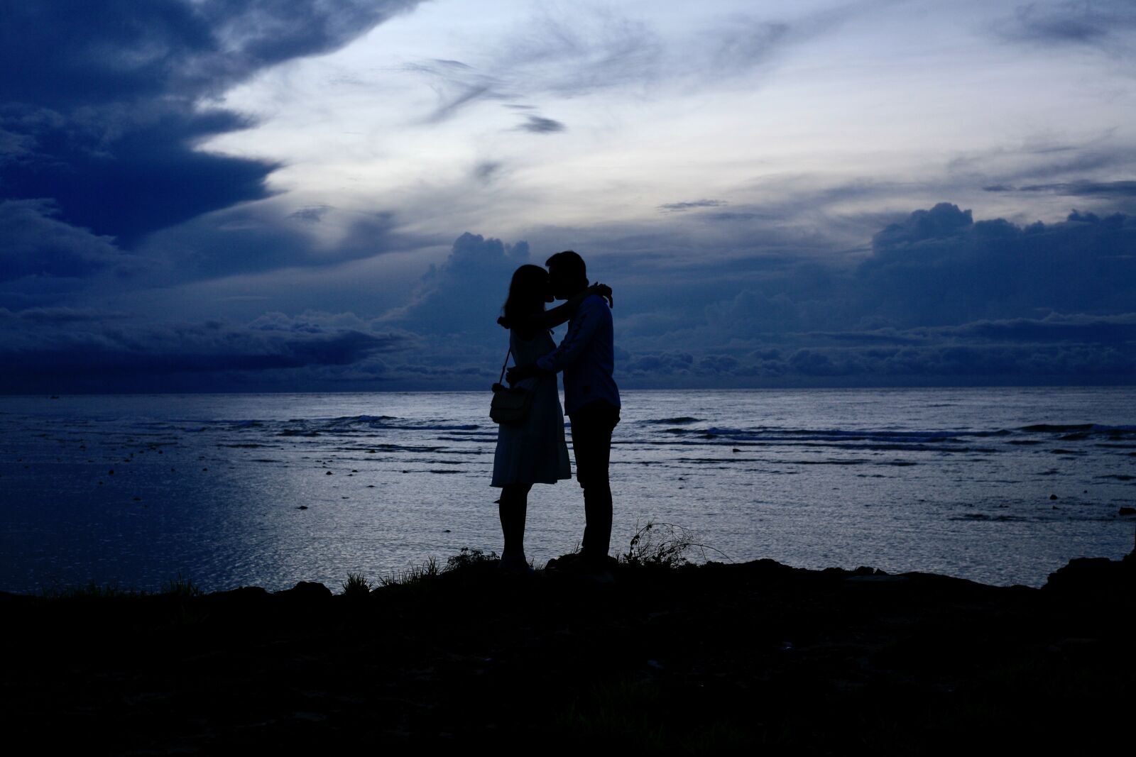 Canon EOS 5D sample photo. Couple, sunset, blue photography