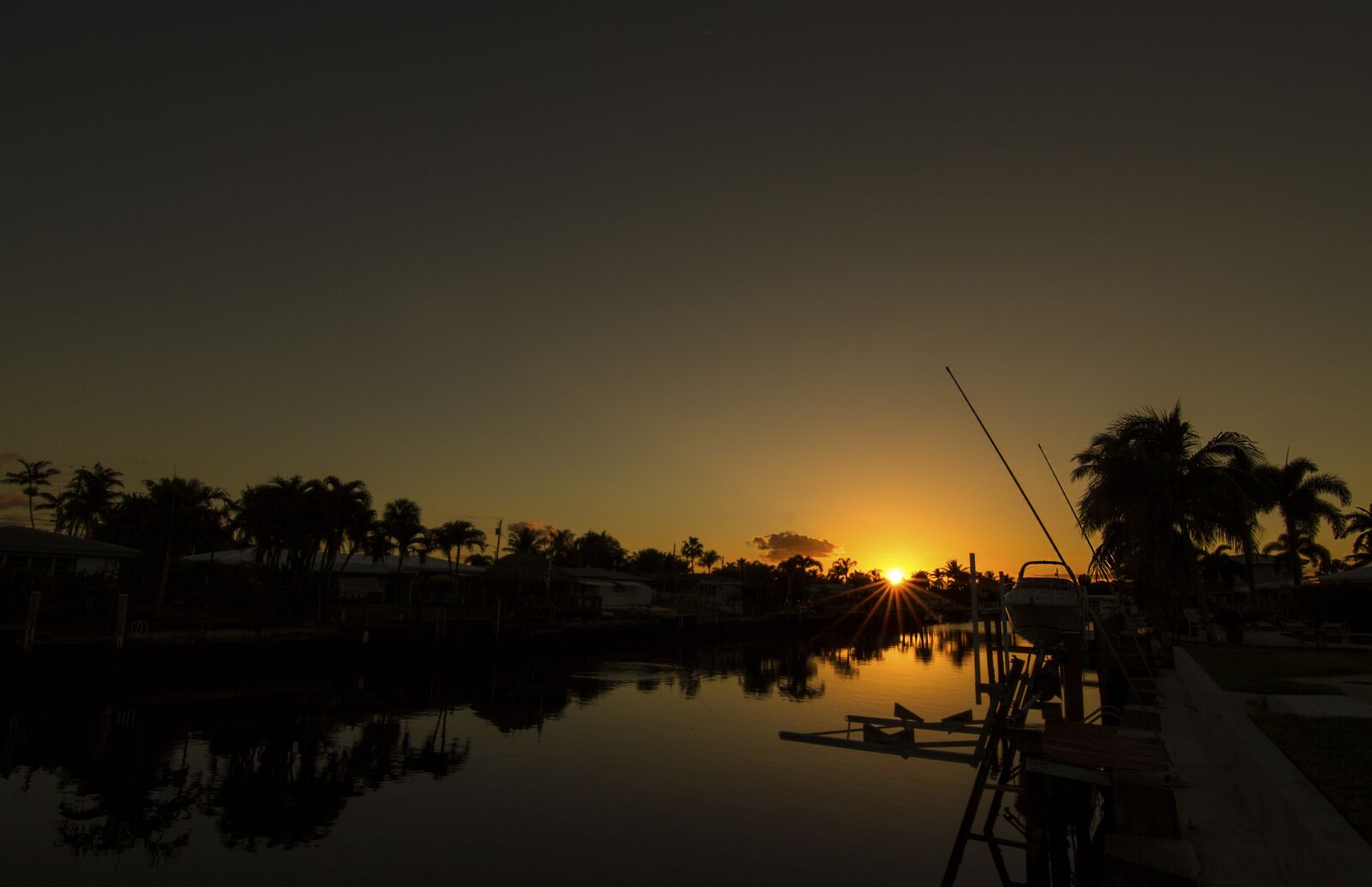 Tokina AT-X Pro 11-16mm F2.8 DX II sample photo. Sunset, twilight, landscape photography