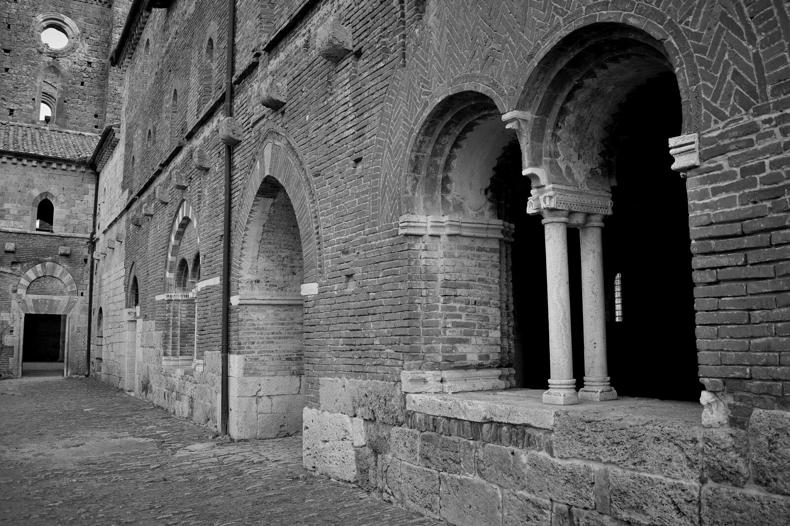Nikon D3300 sample photo. Chiusdino, siena, abbey photography