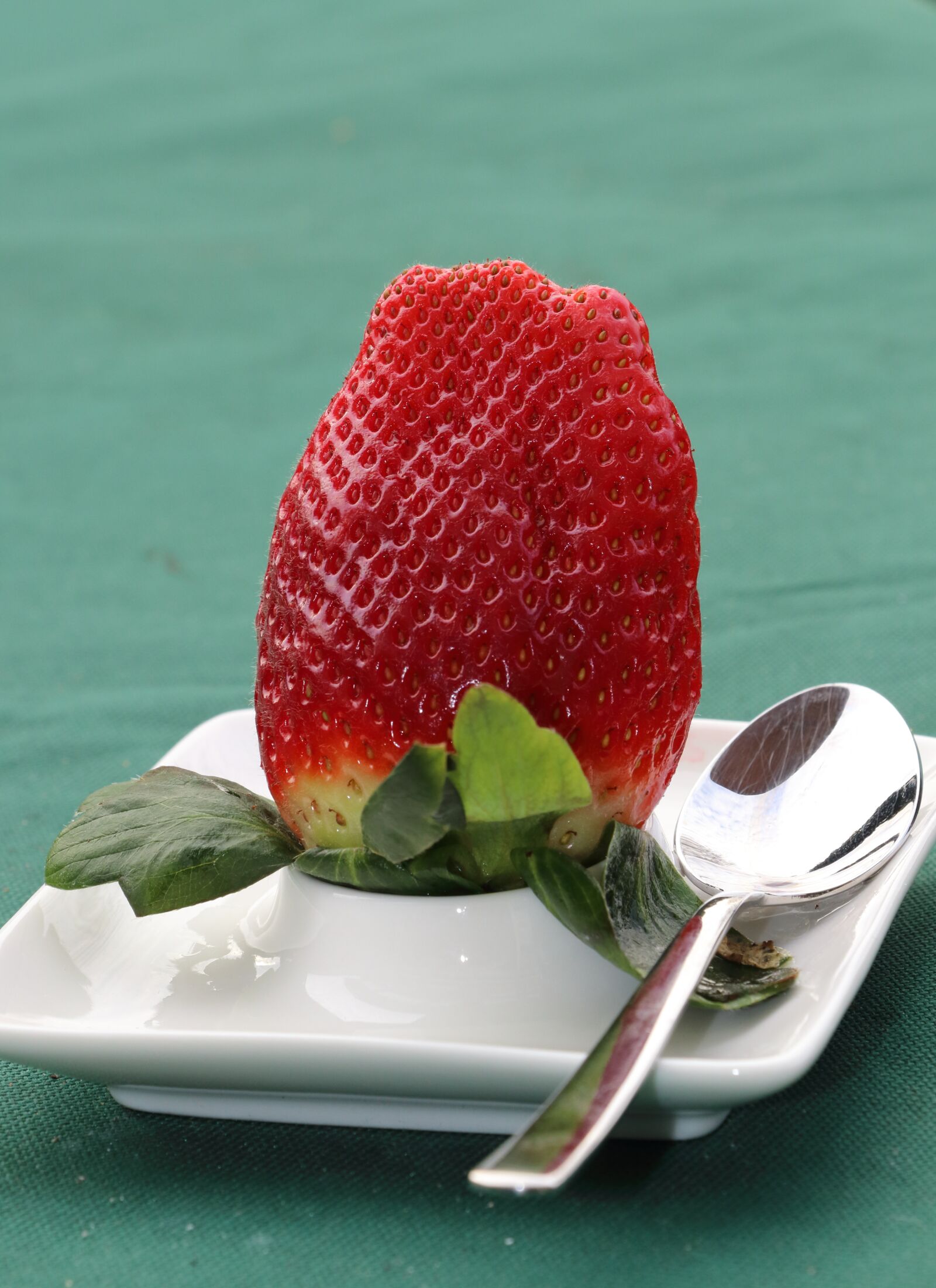Canon EOS 80D sample photo. Strawberry, fruit, eat photography