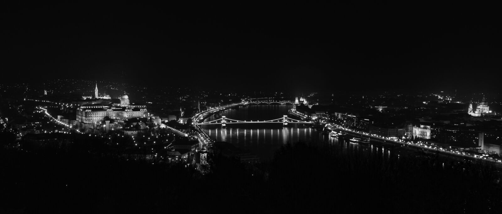 Canon EOS 60D sample photo. Budapest, hungary, black and photography