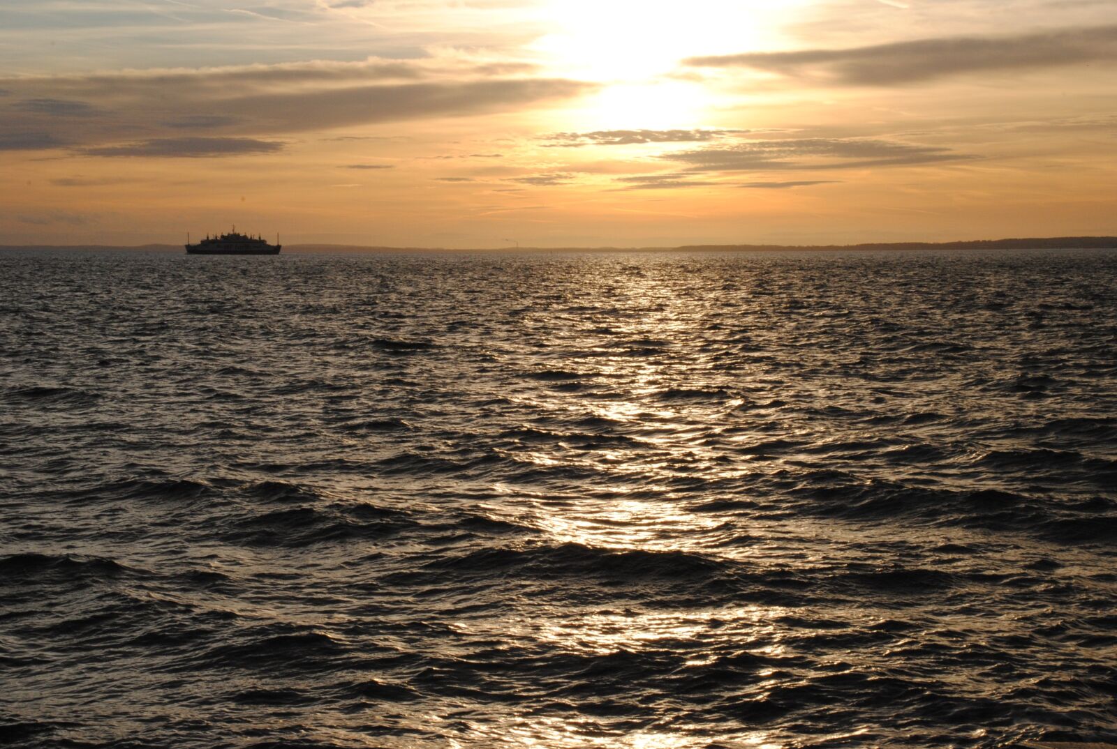 Nikon D3000 sample photo. Sea, backlight, waves photography
