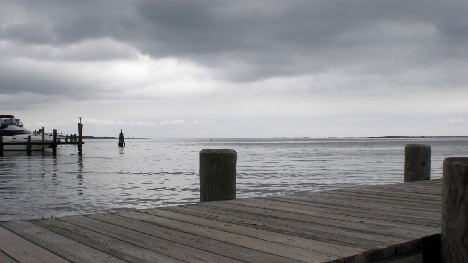 CASIO EX-Z80 sample photo. Nature, water, dock photography