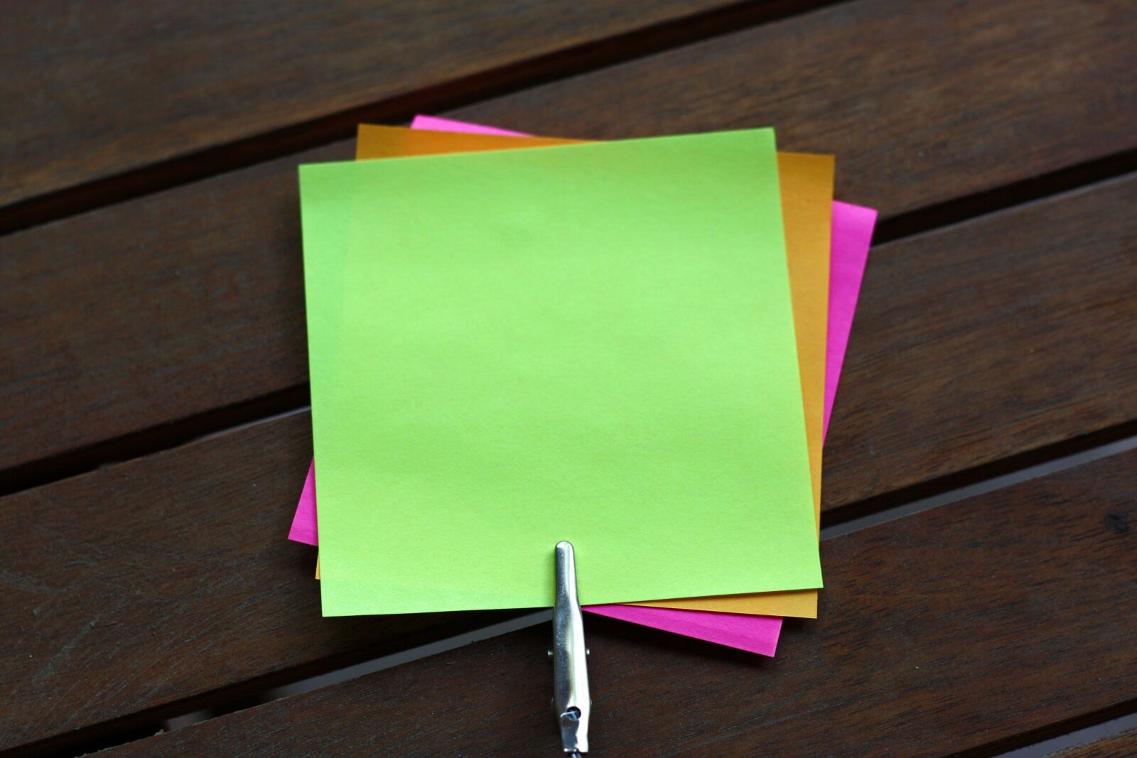Canon EOS 450D (EOS Rebel XSi / EOS Kiss X2) sample photo. Sticky notes, blank, sticky photography