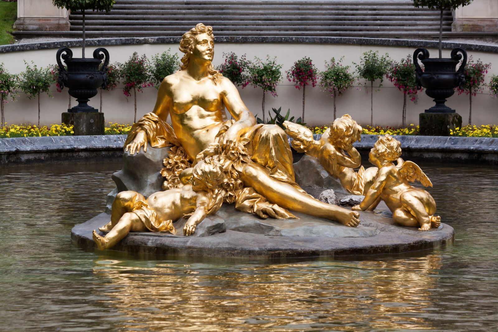 Canon EOS 50D sample photo. Sculpture, gold, gilded photography