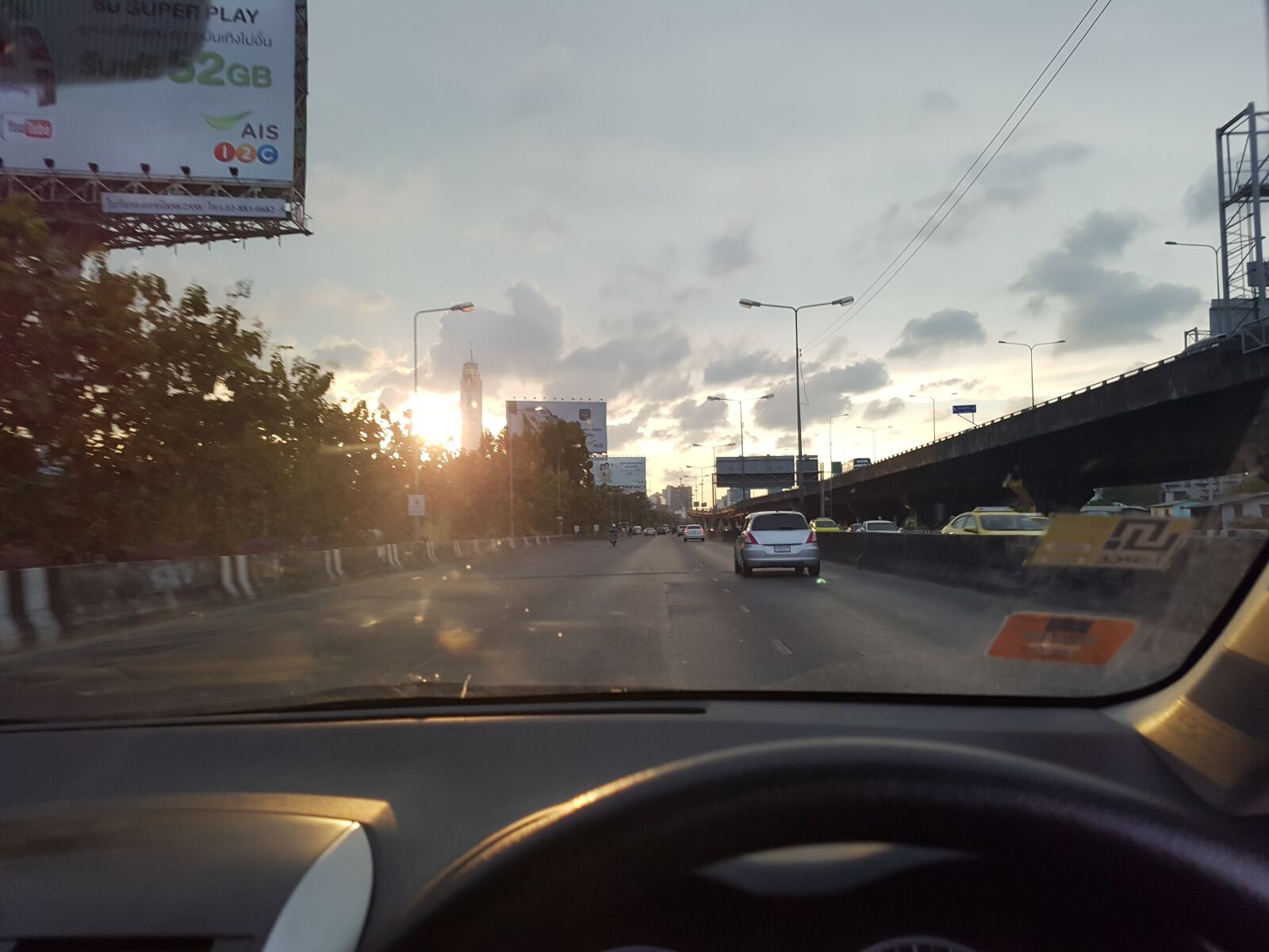 Samsung Galaxy S7 Edge sample photo. City, clouds, drive, road photography