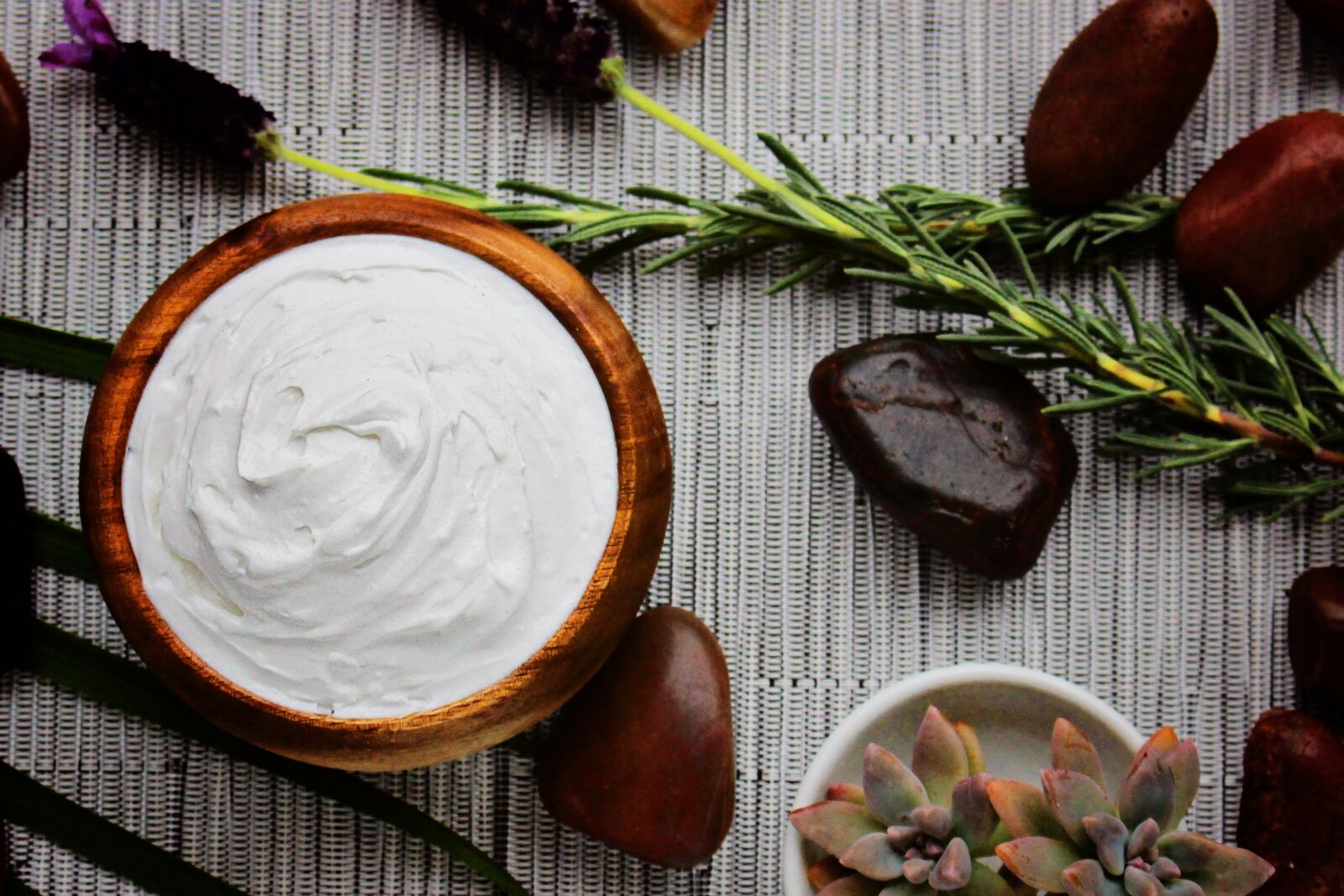 Canon EOS 100D (EOS Rebel SL1 / EOS Kiss X7) sample photo. Cream, bowl, still life photography