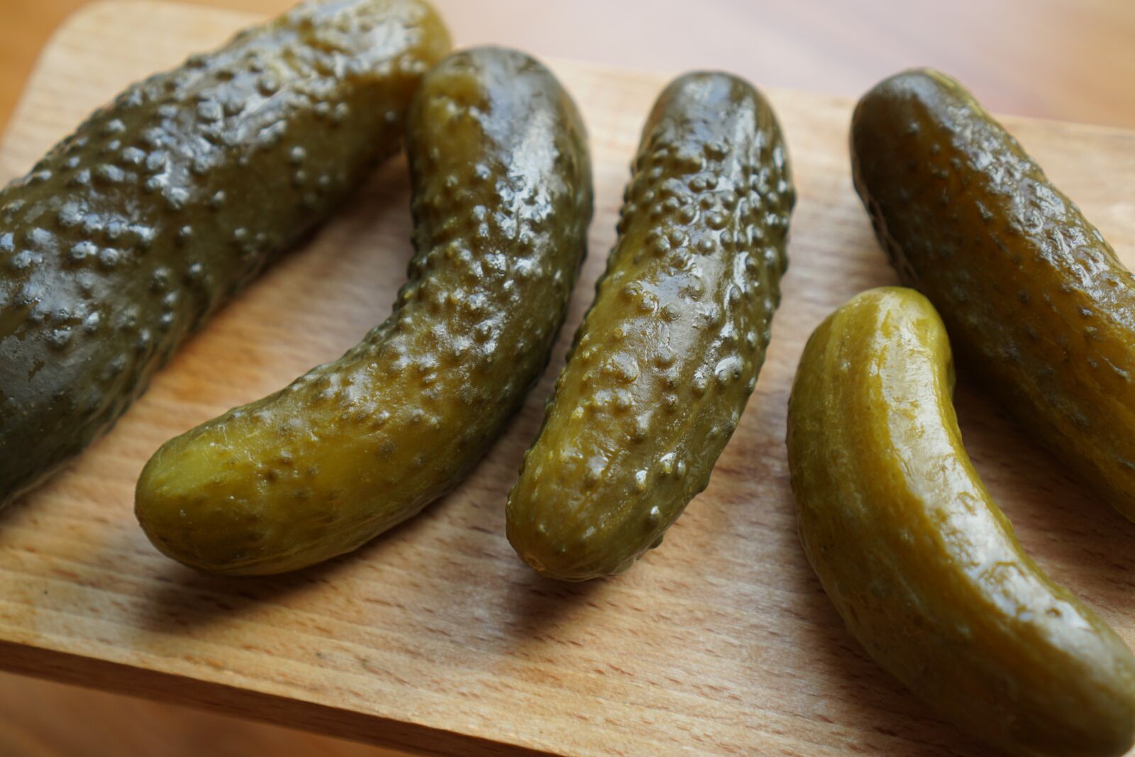 Sony a6000 + Sony E 35mm F1.8 OSS sample photo. Pickled cucumbers, silage, green photography