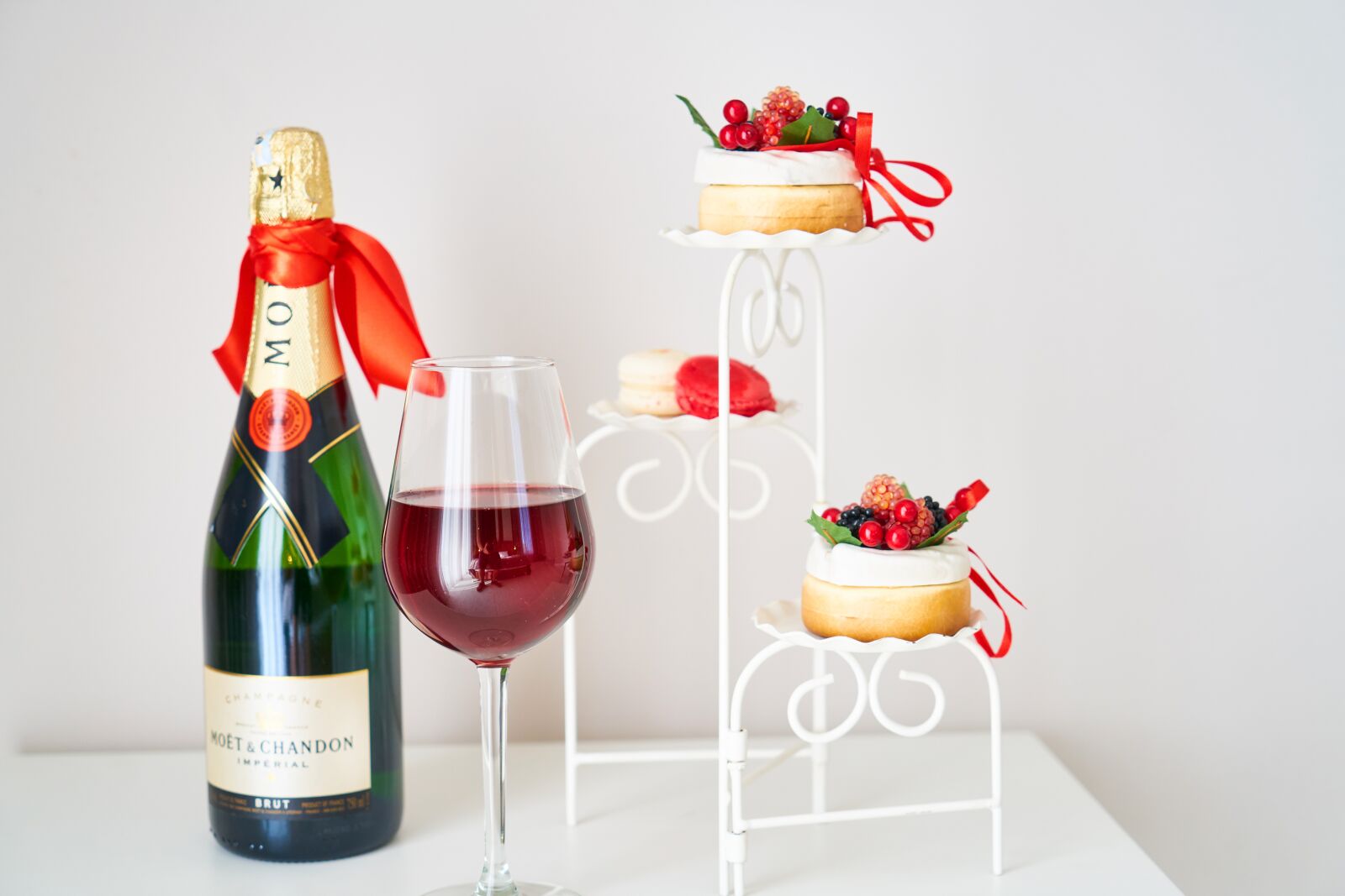 Sony a7R II sample photo. Wine, a toast, red photography