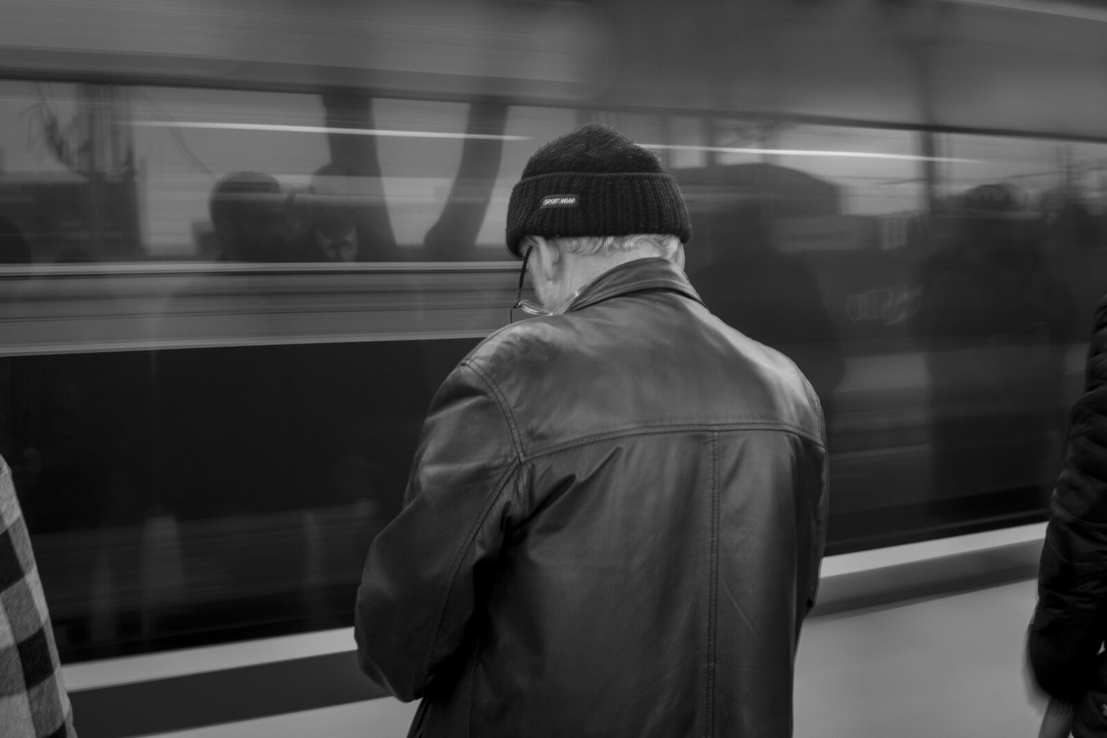 Nikon D3100 sample photo. Uncle, train, railway photography