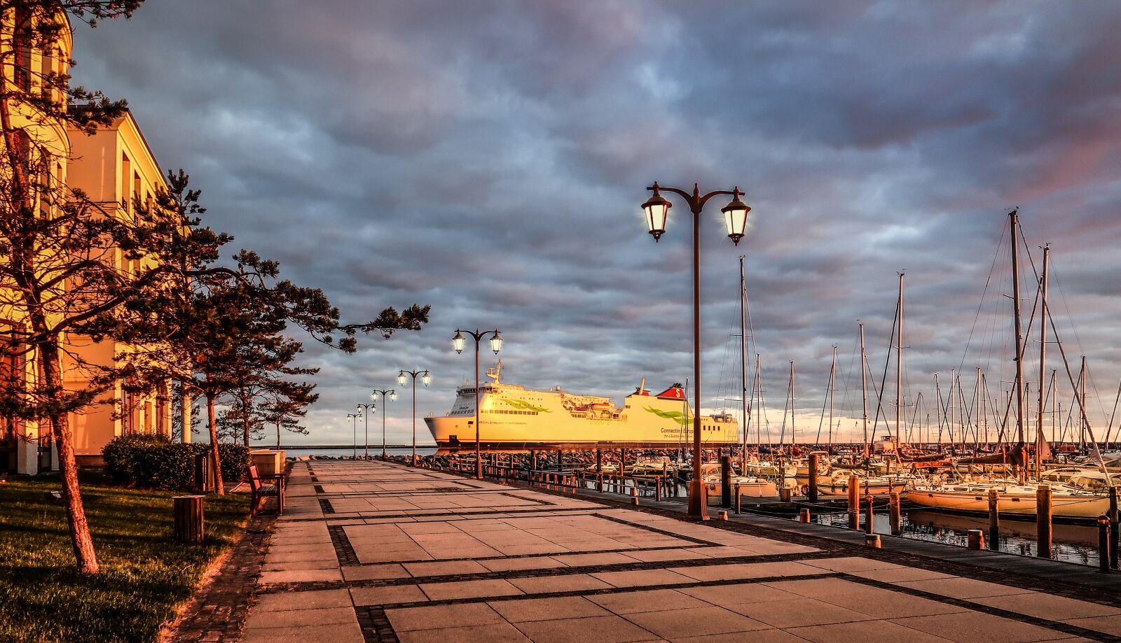 Canon PowerShot G7 X Mark II sample photo. Port, ships, maritime photography