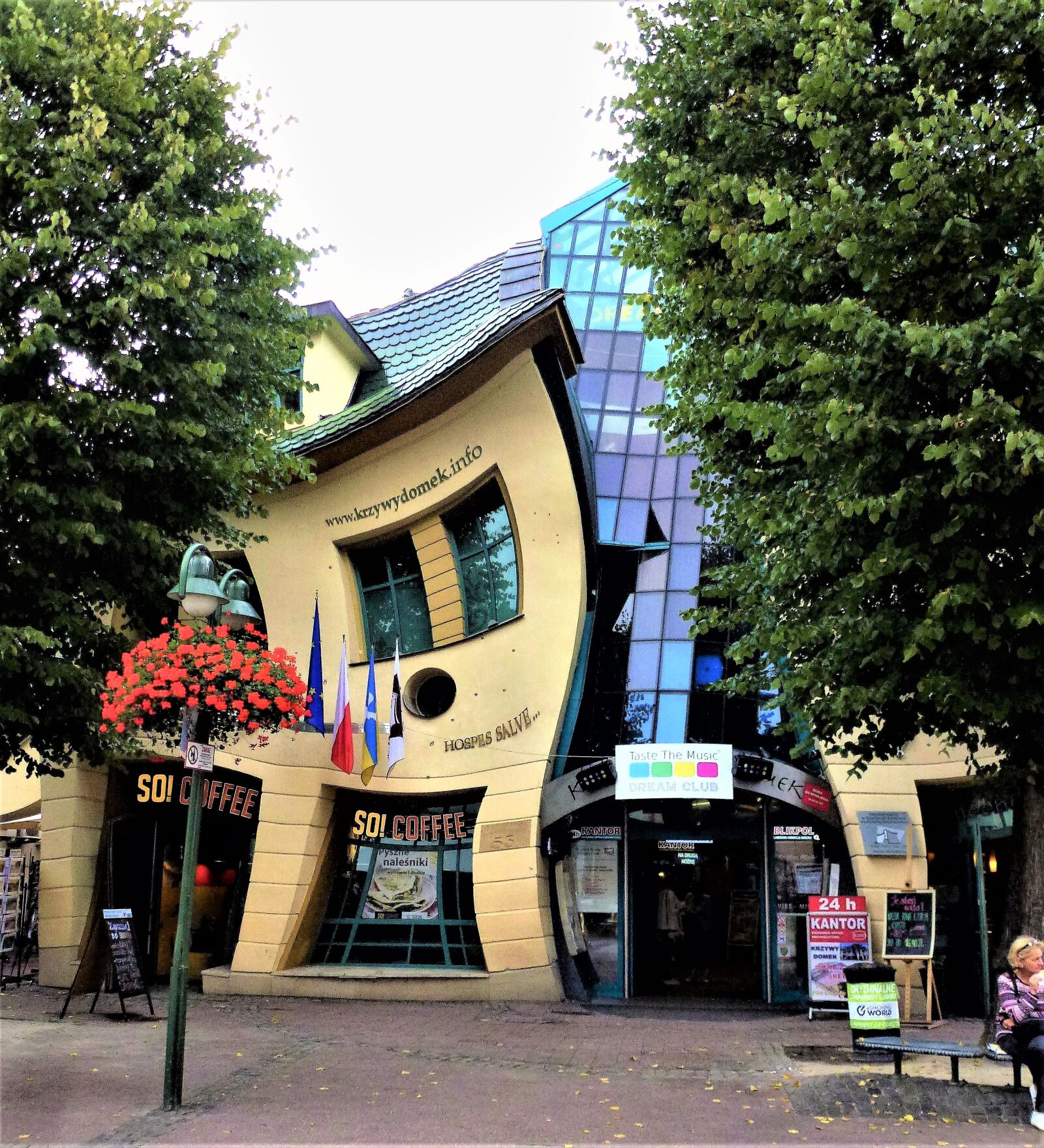 Panasonic Lumix DMC-ZS10 (Lumix DMC-TZ20 / Lumix DMC-TZ22) sample photo. Architecture, poland, sopot photography