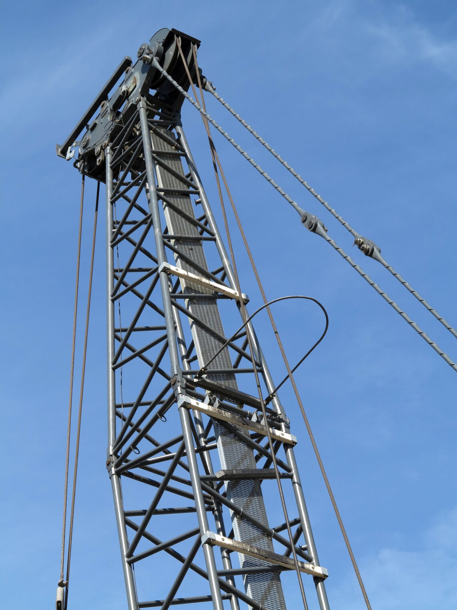 Canon PowerShot G1 X sample photo. Machine, construction machine, technology photography
