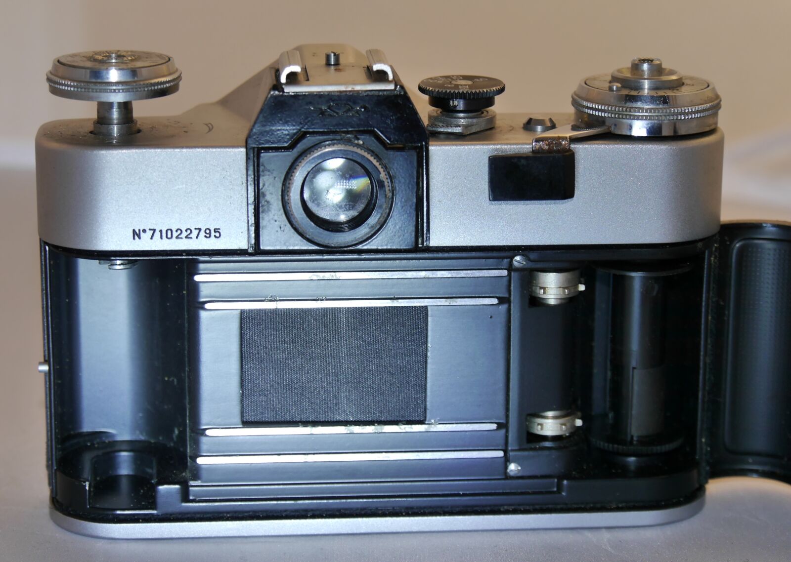 Panasonic Lumix DMC-G6 sample photo. Zenit b, vintage- camera photography