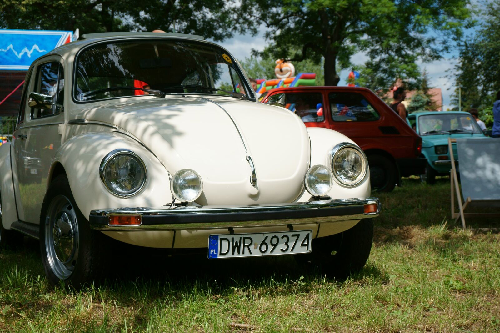 Sony Alpha a5000 (ILCE 5000) sample photo. Beetle, oldtimer, retro car photography
