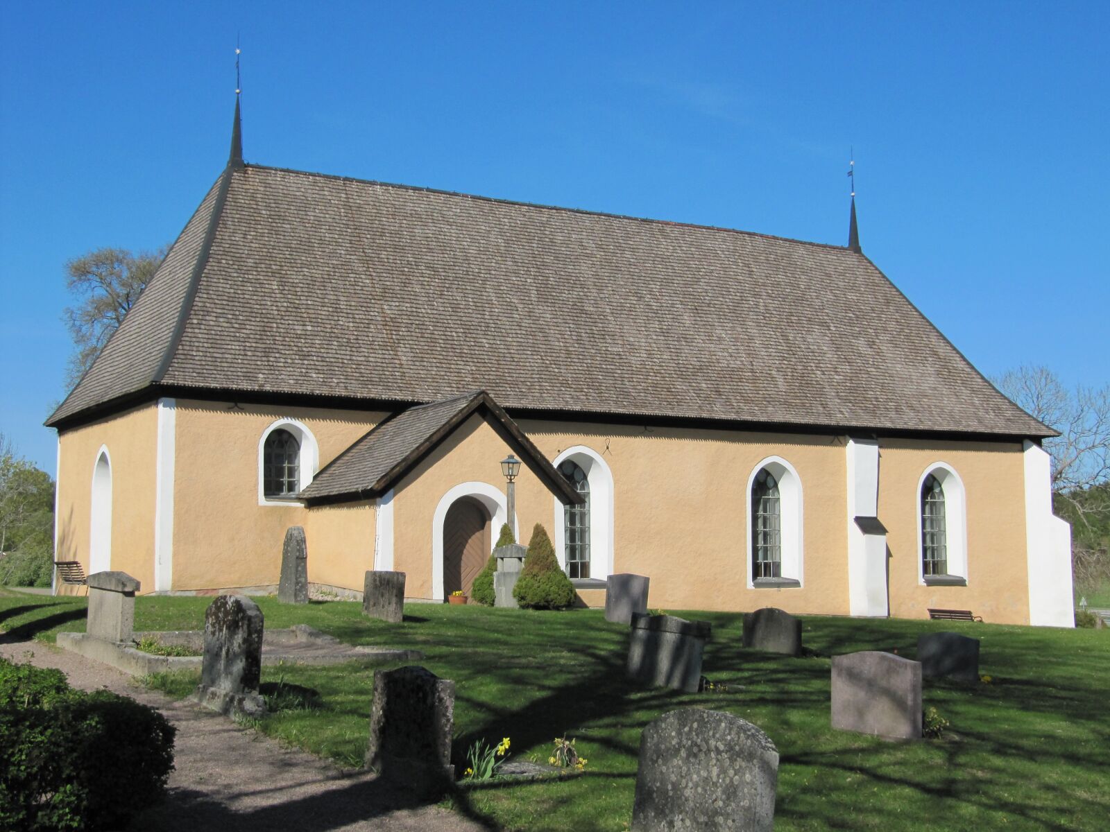Canon PowerShot SX200 IS sample photo. Almunge, church, sweden photography