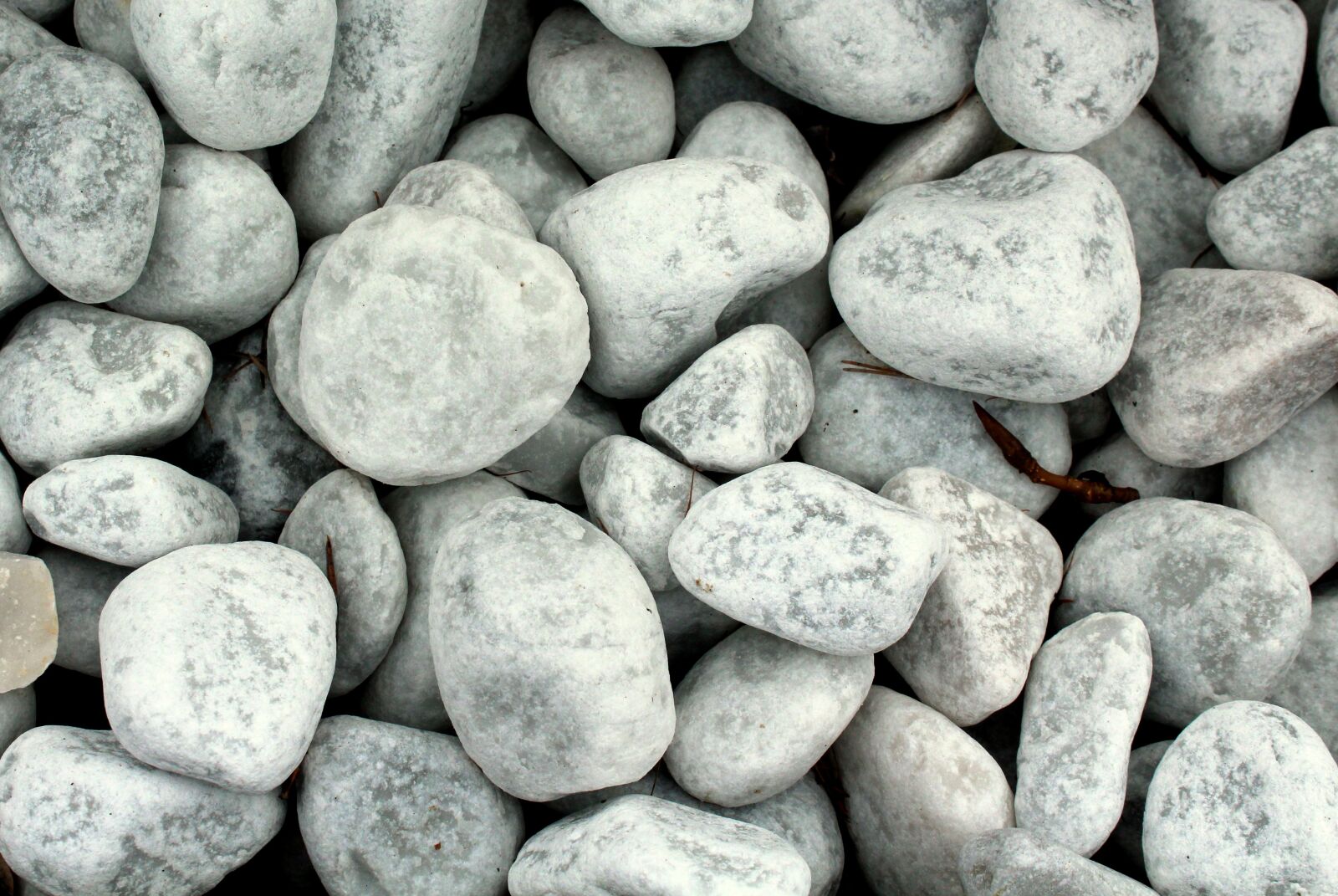 Canon EOS 1200D (EOS Rebel T5 / EOS Kiss X70 / EOS Hi) sample photo. The stones, pebbles, stone photography