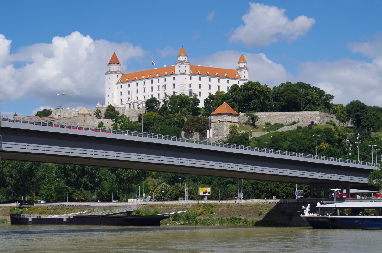 Pentax K-500 sample photo. Bratislava, slovakia, castle photography