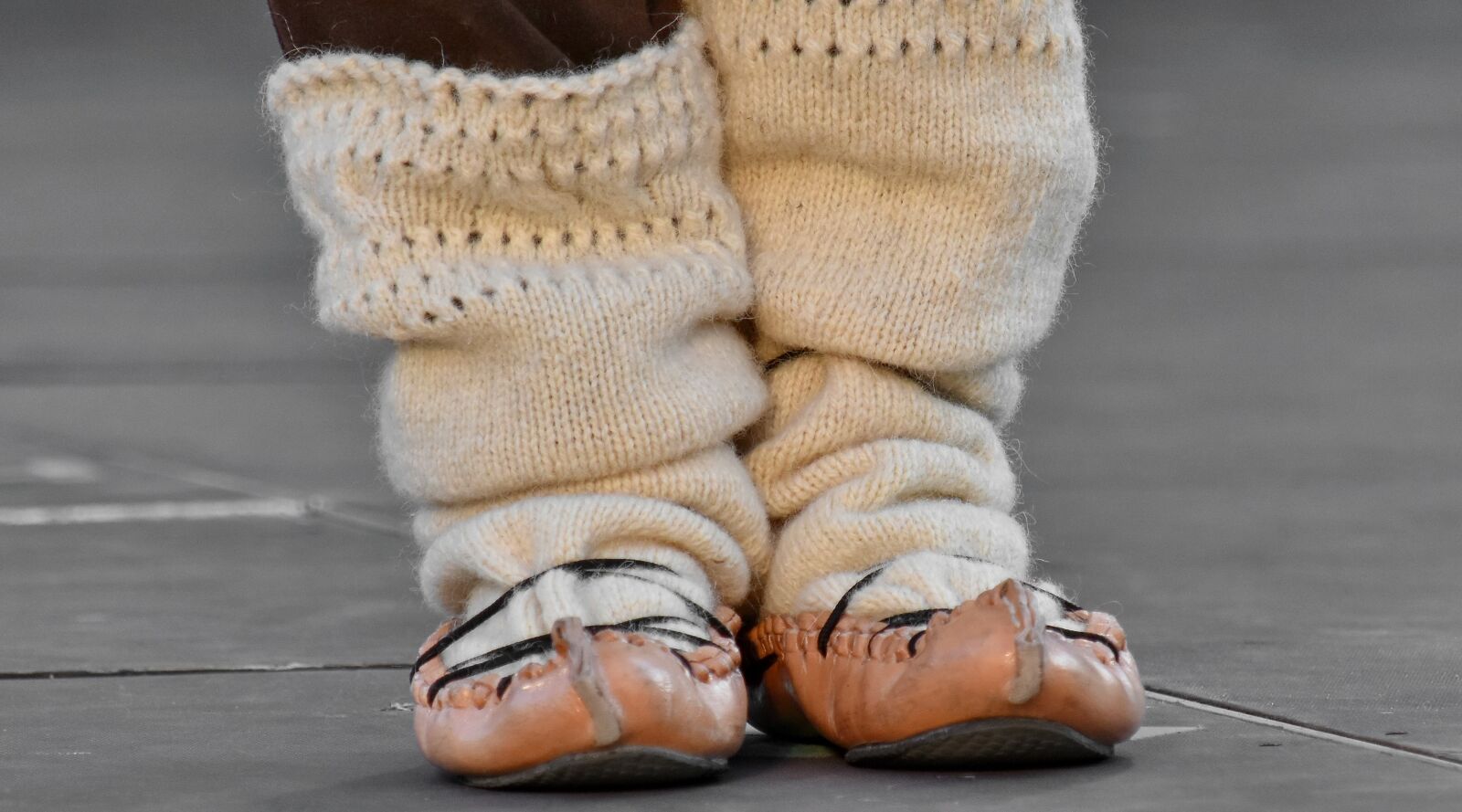 Nikon D5500 sample photo. Handmade, shoelace, shoes, wool photography