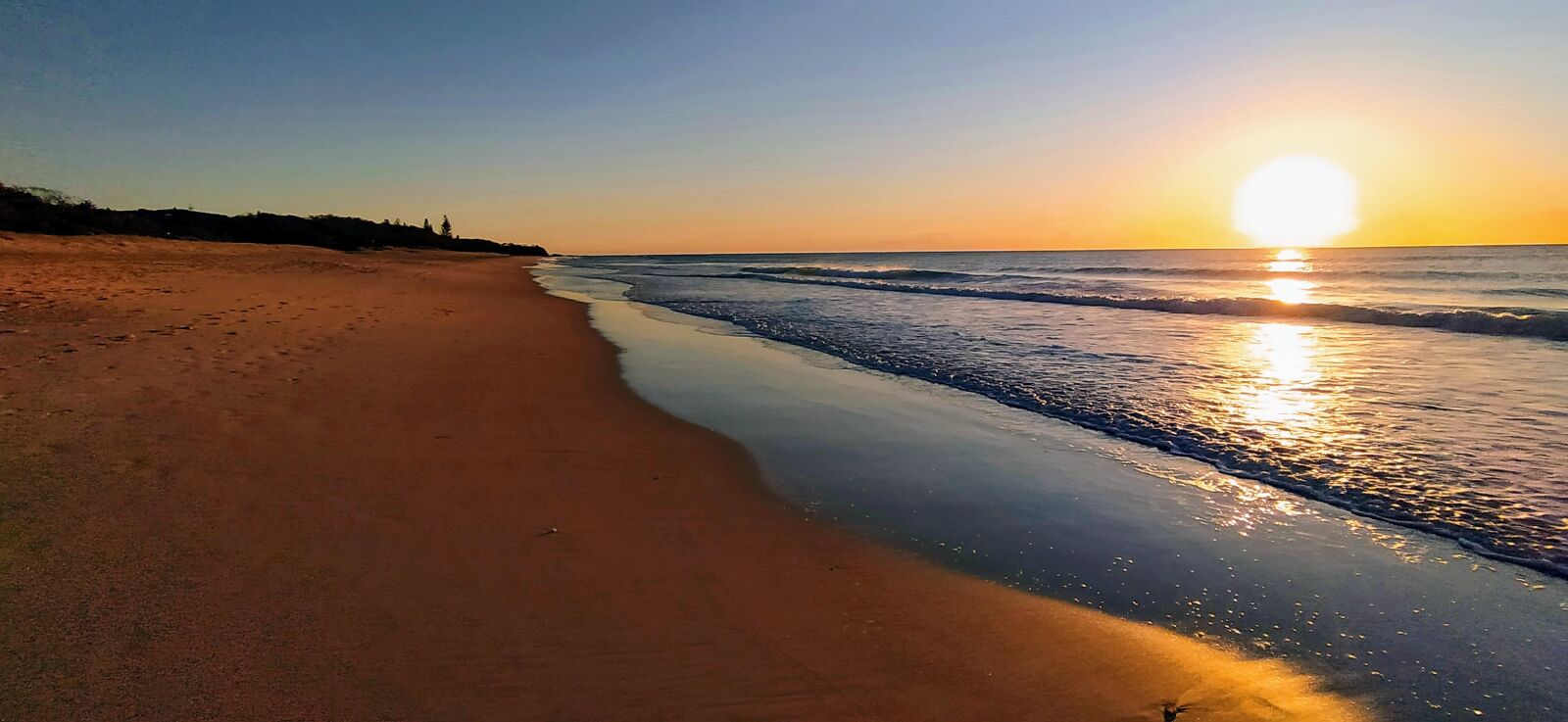 Xiaomi Mi A3 sample photo. Beach sunrise, sunrise, sand photography