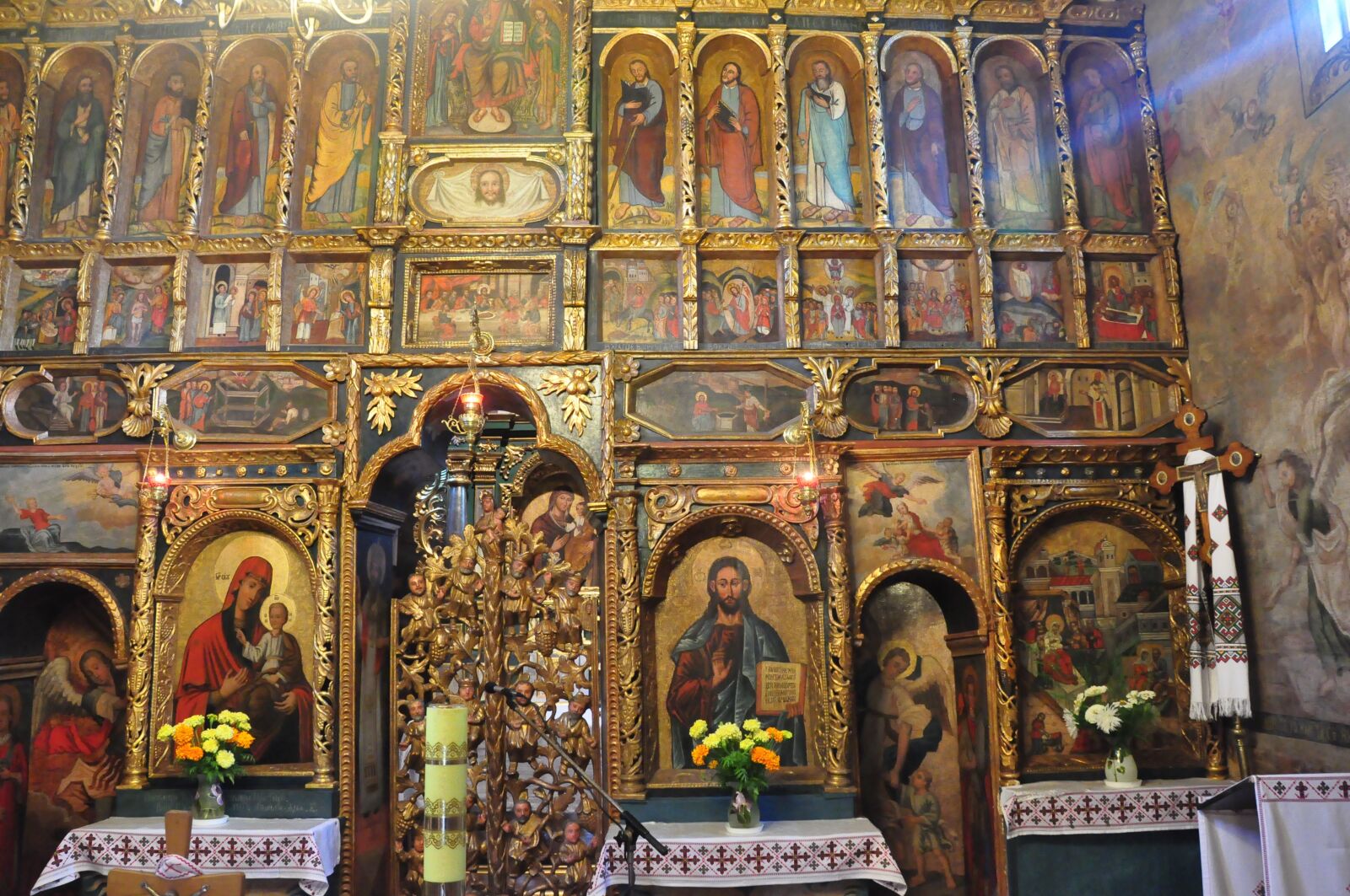Nikon D90 sample photo. The altar, images, monuments photography