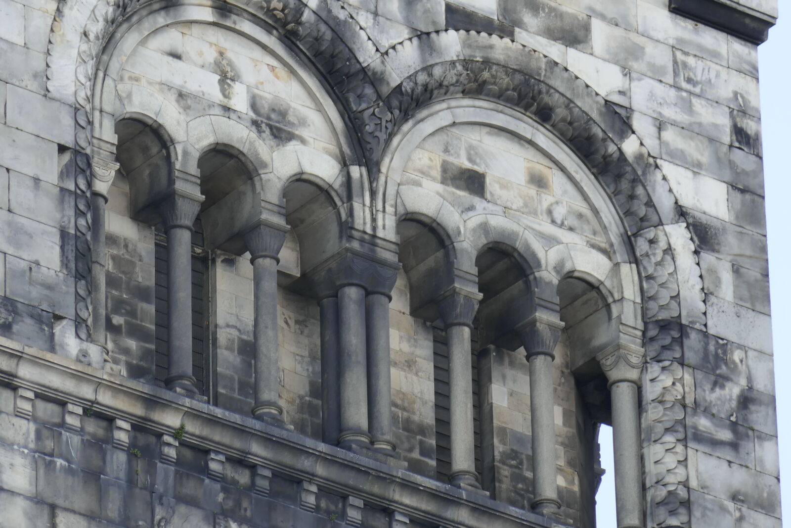 Panasonic Lumix DMC-ZS100 (Lumix DMC-TZ100) sample photo. Balcony, cathedral photography