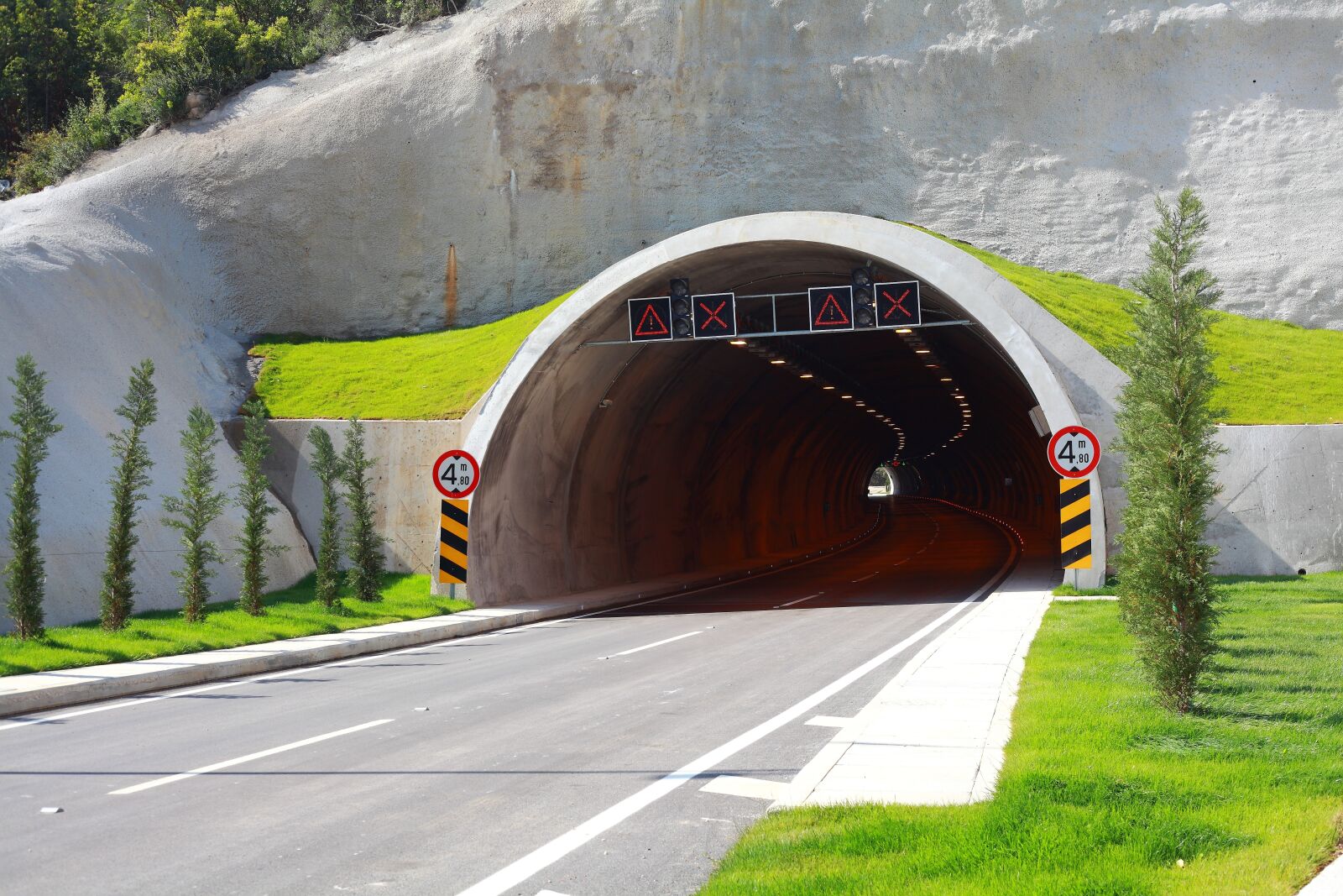 Canon EF 50mm F1.8 II sample photo. Tunnel, road, nature photography