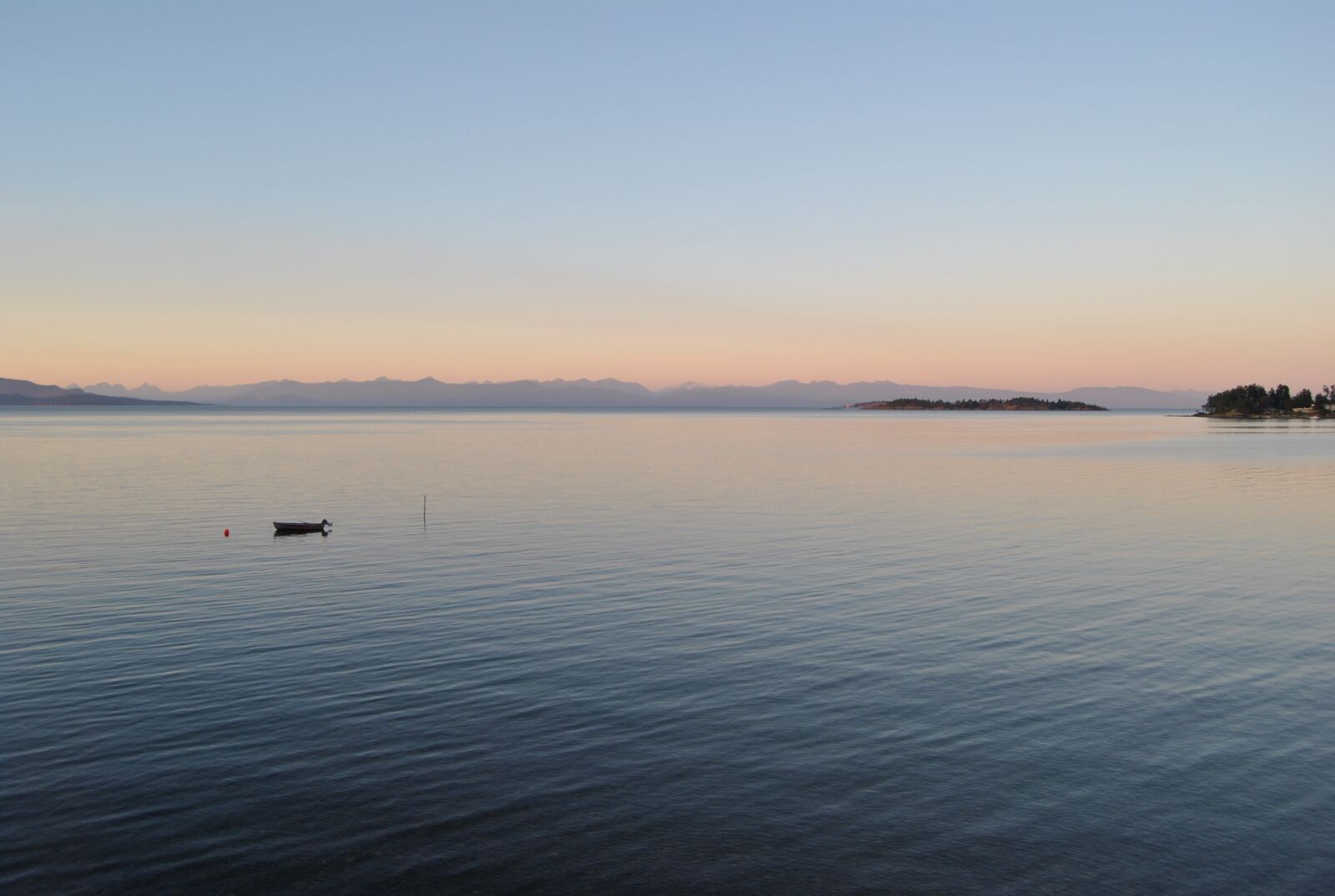 Nikon D3000 sample photo. Boat, ocean, sea photography