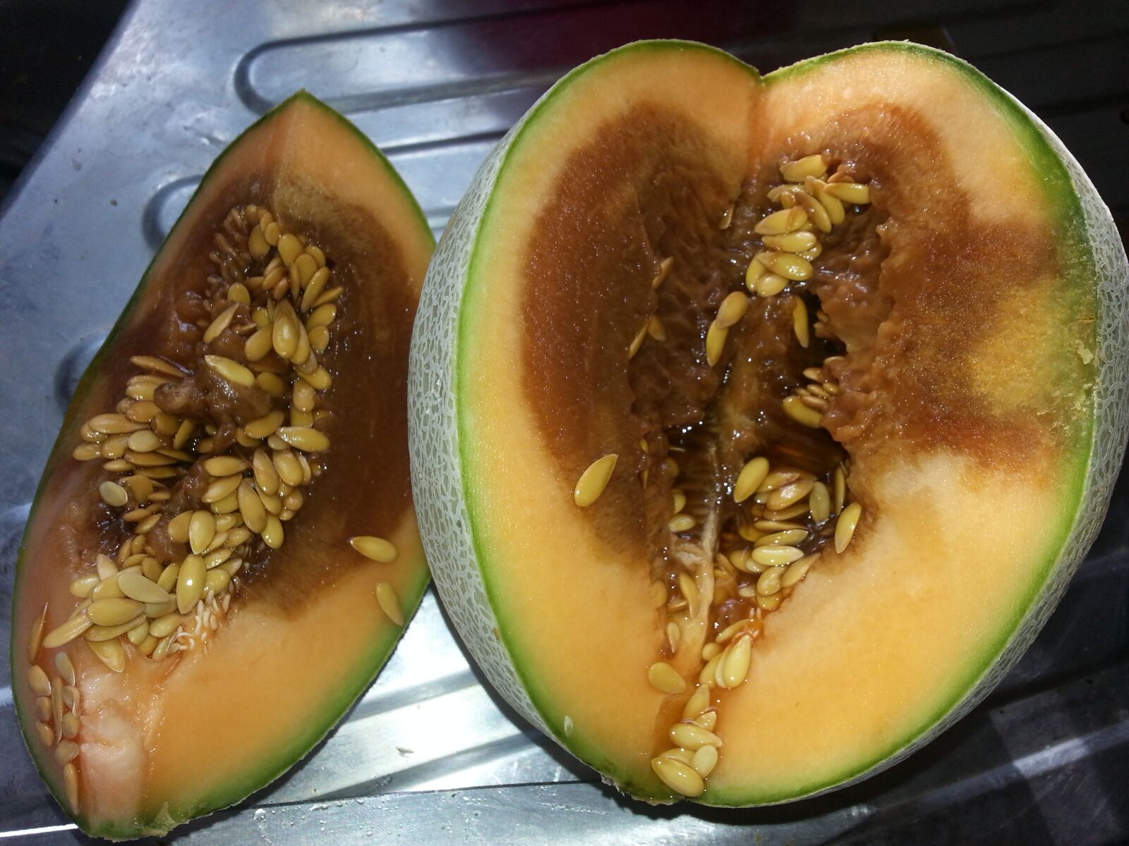 Samsung Galaxy Note2 sample photo. Fruit, rotten, melon photography