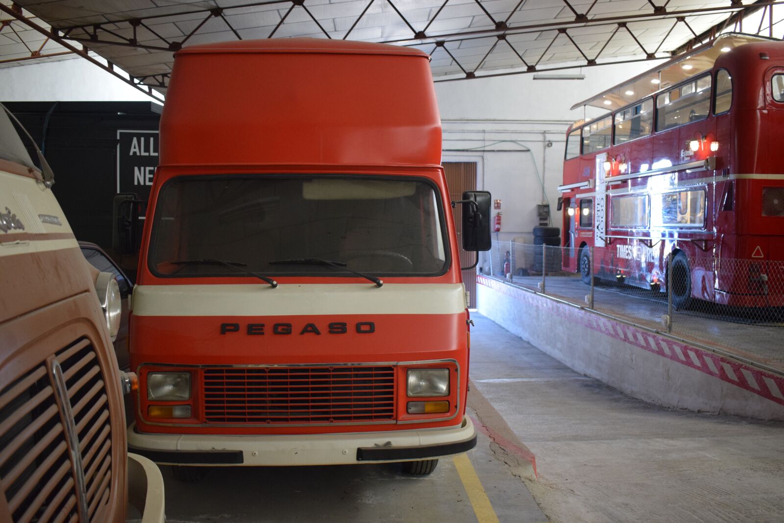Nikon D5300 sample photo. Pegasus, food truck, vehicle photography