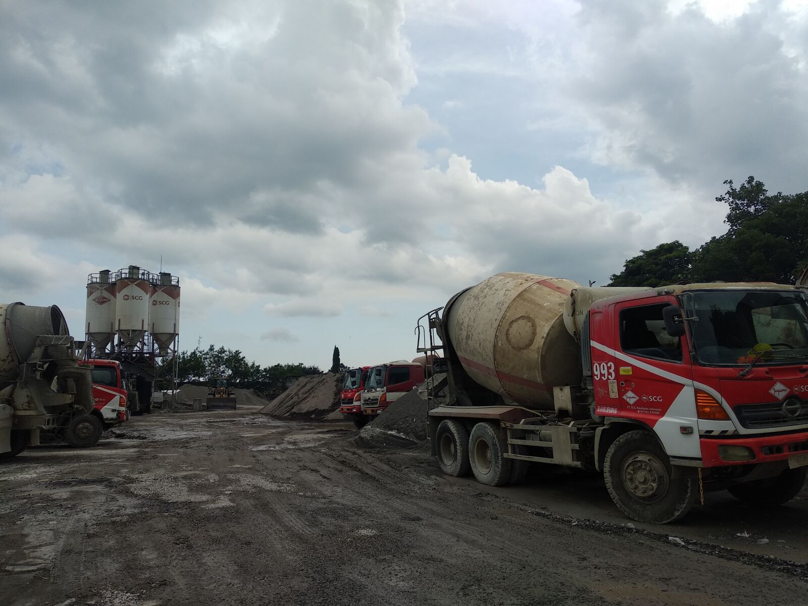 Xiaomi Mi A1 sample photo. Batching plant, concrete, construction photography