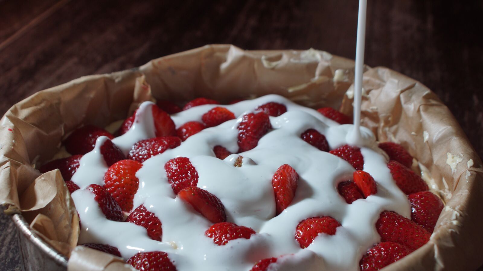 Sony SLT-A68 sample photo. Cake, pastries, eating photography