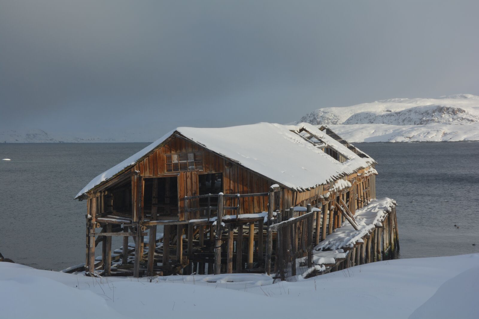 Nikon D5200 sample photo. Barencevo sea, teriberka, russia photography