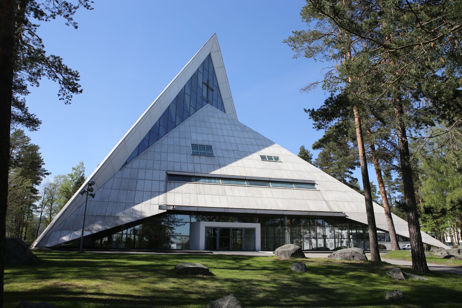 Canon EOS 6D + Canon EF 24-70mm F2.8L USM sample photo. Architecture, modern, church photography