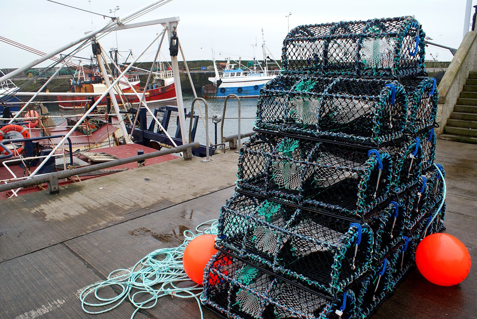 Sony Alpha DSLR-A200 sample photo. Creels, harbour, port photography