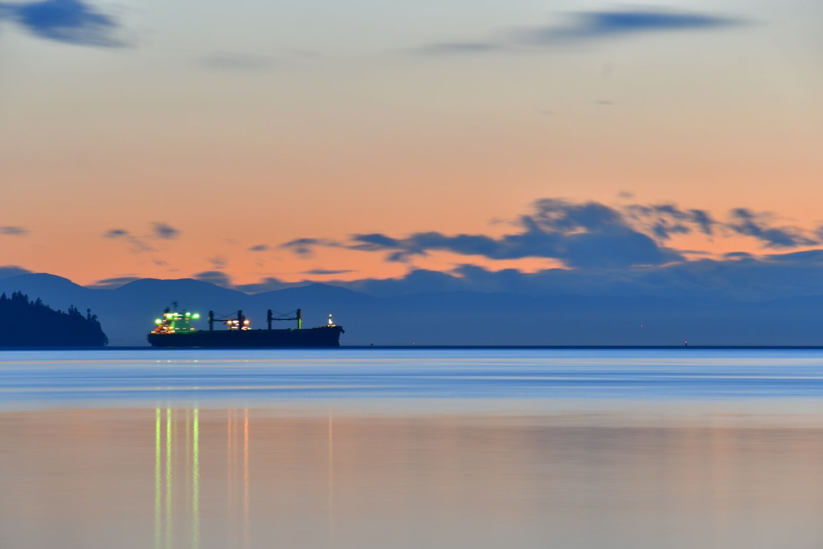 Nikon D7500 sample photo. Ships silhouette, docked ship photography