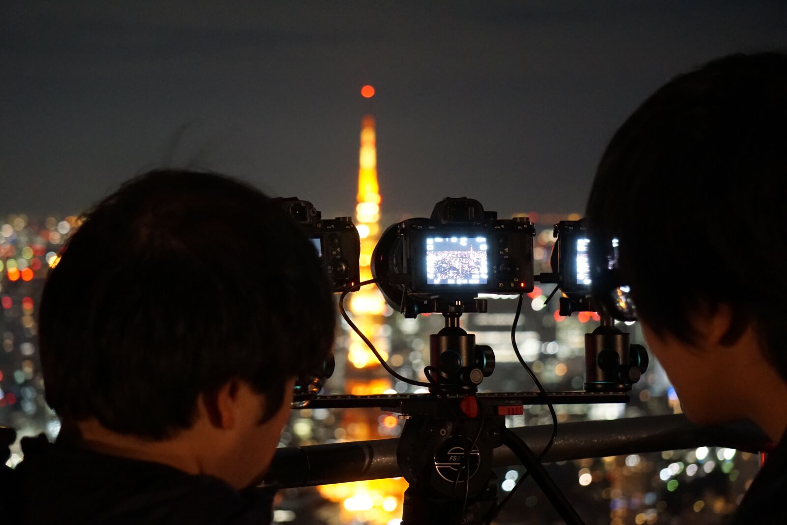 Sony E 55-210mm F4.5-6.3 OSS sample photo. At night, japan, photo photography