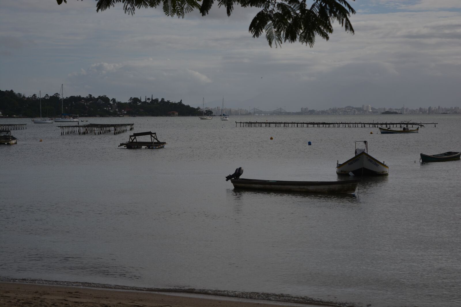 Nikon D5200 sample photo. Beach, boats, florianópolis photography
