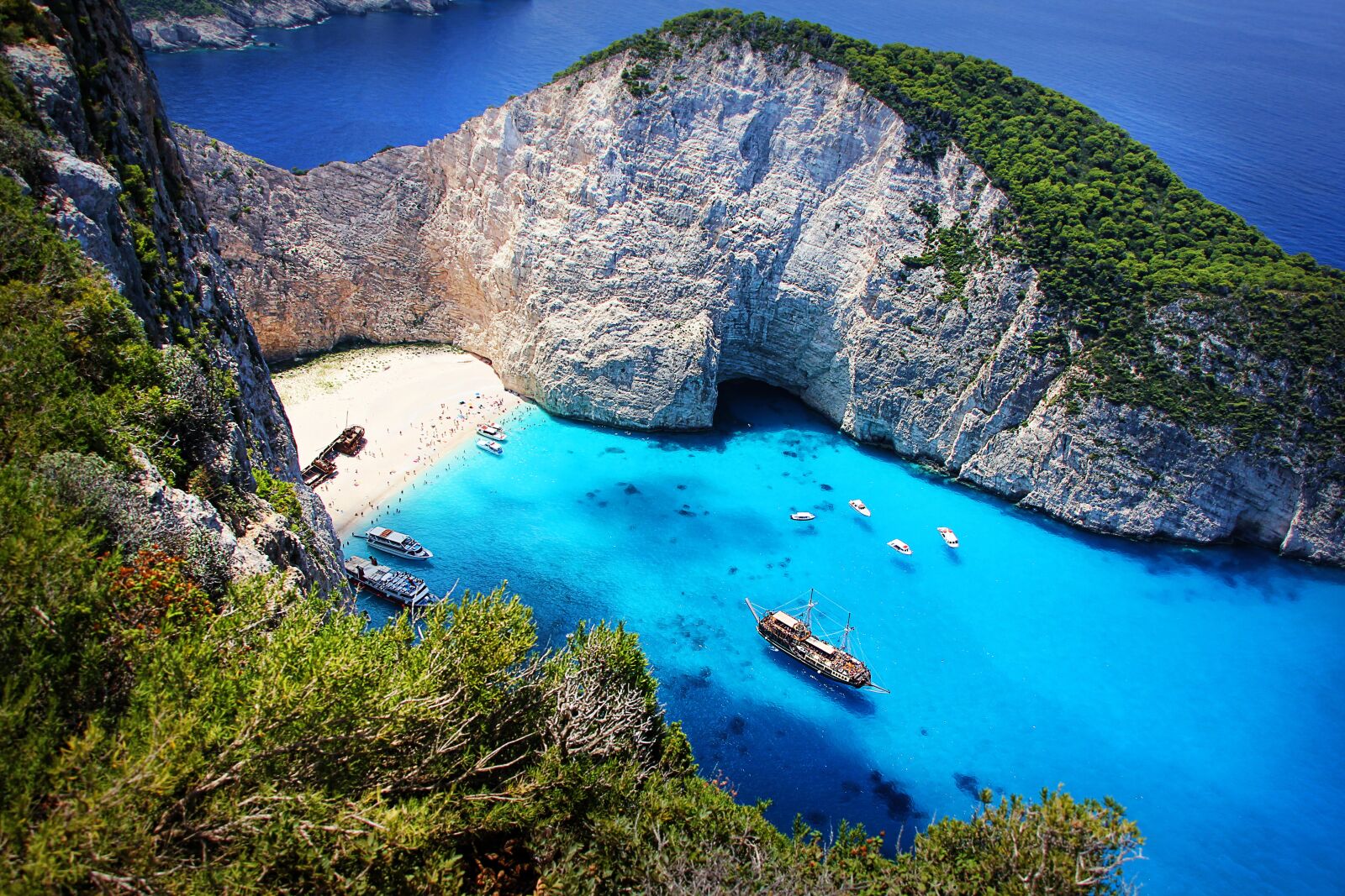 Canon EOS 550D (EOS Rebel T2i / EOS Kiss X4) sample photo. Zakynthos, greece, shipwreck photography