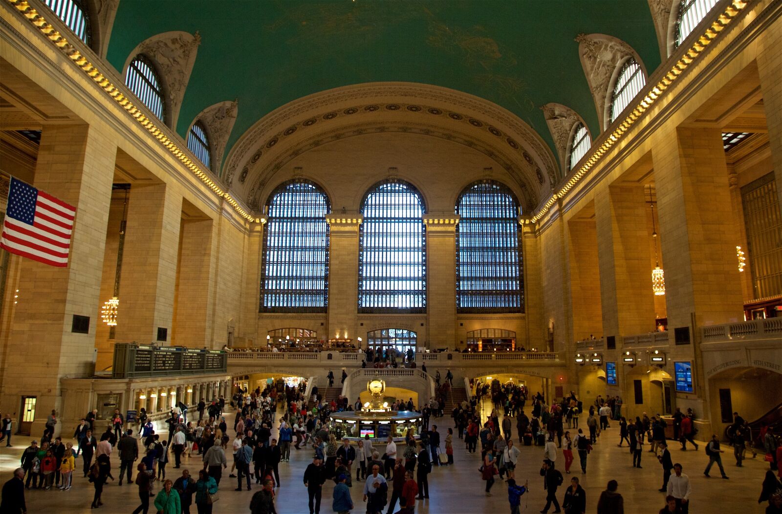 Canon EF 24-105mm F4L IS USM sample photo. Concourse, grand central station photography
