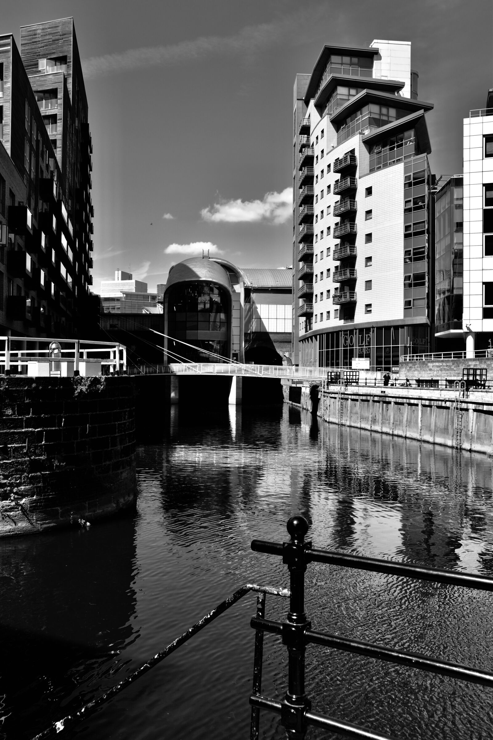 Nikon D5600 sample photo. Leeds, city, cityscape photography
