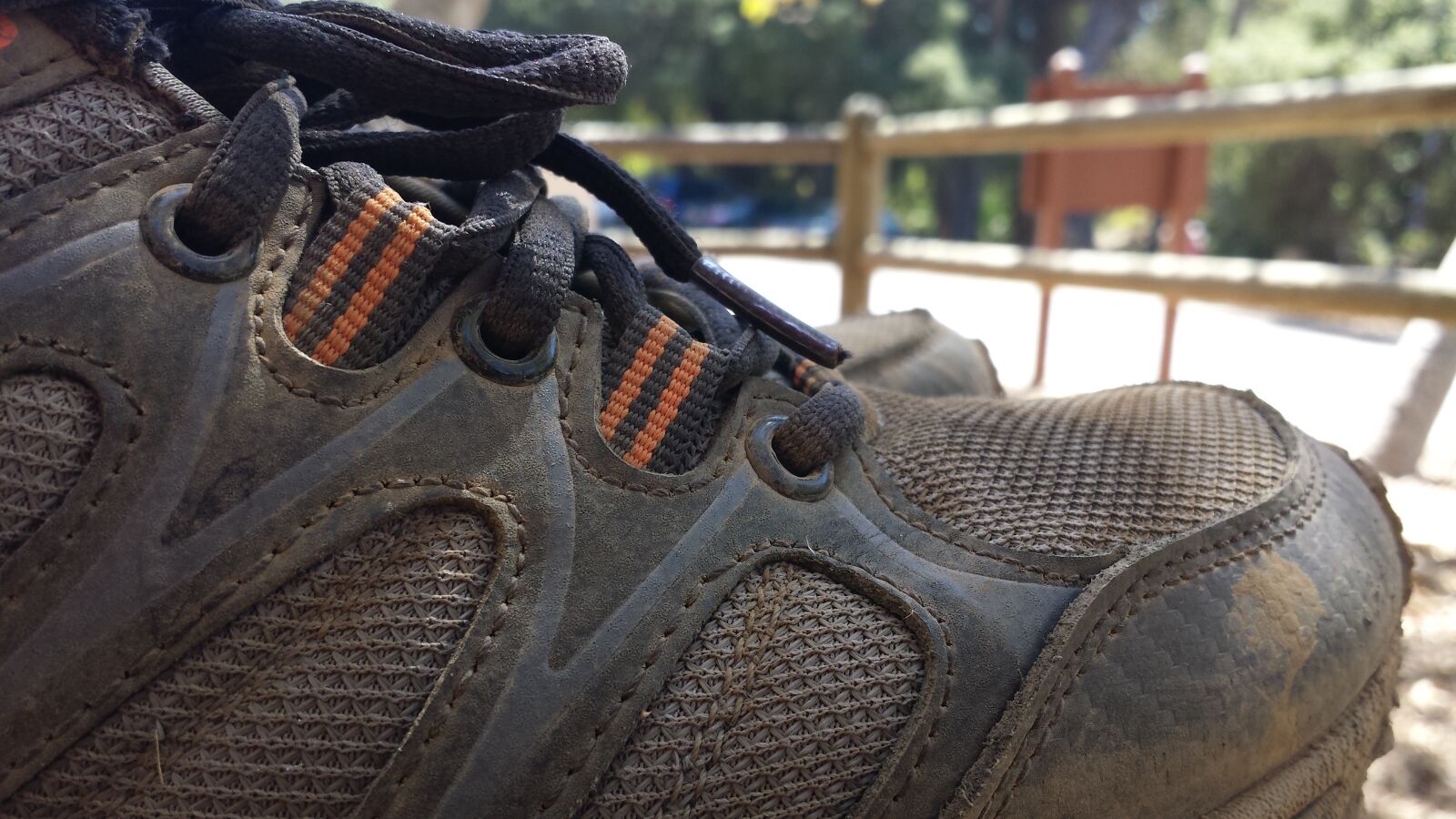 Samsung Galaxy S4 sample photo. Hiking, shoes, hike photography