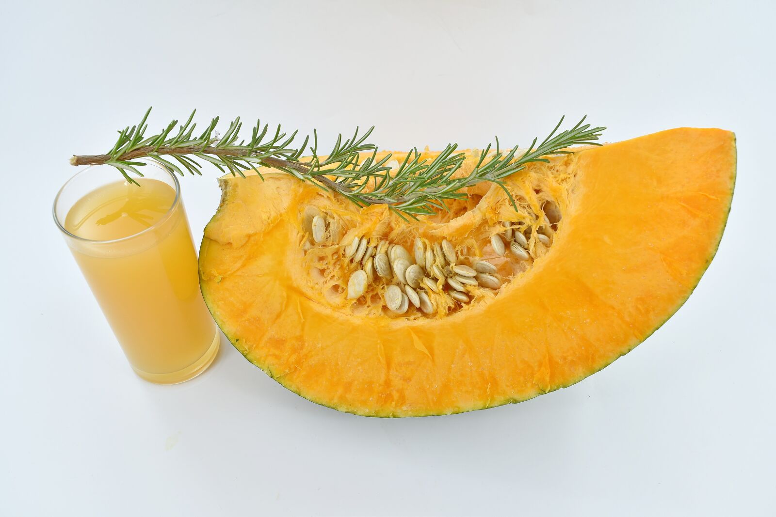 Nikon D5500 sample photo. Fresh, juice, organic, pumpkin photography