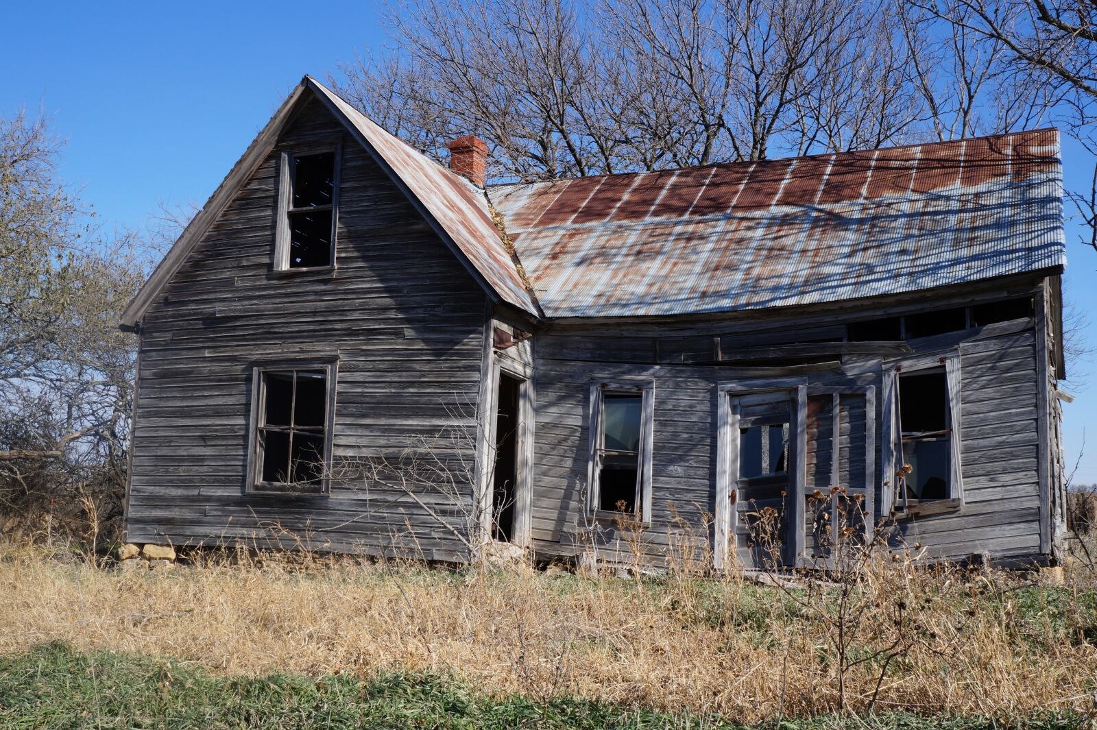 Sony Alpha a3000 sample photo. Weathered, house, wood photography