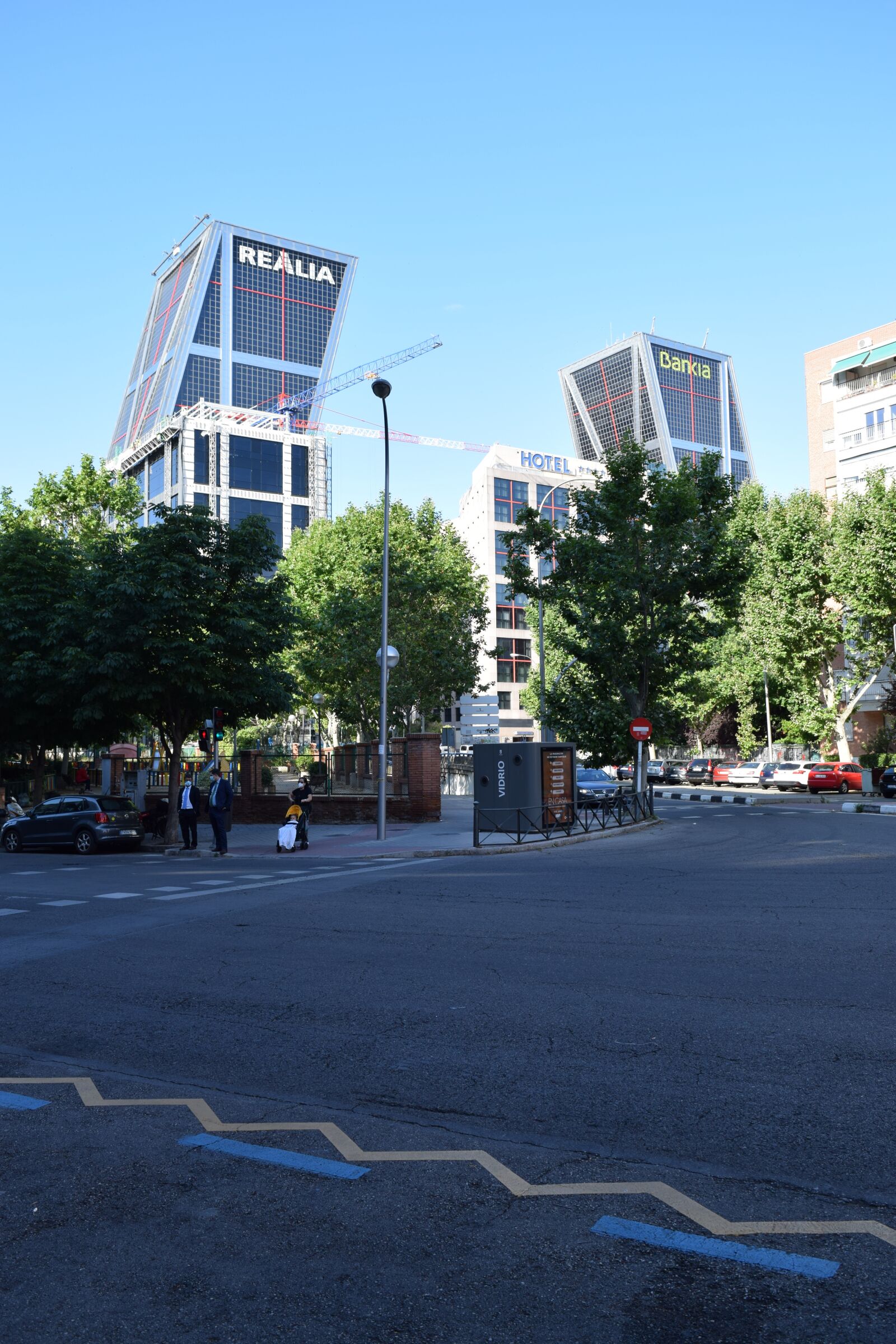 Nikon D3300 sample photo. Torres, arboles, edificios photography