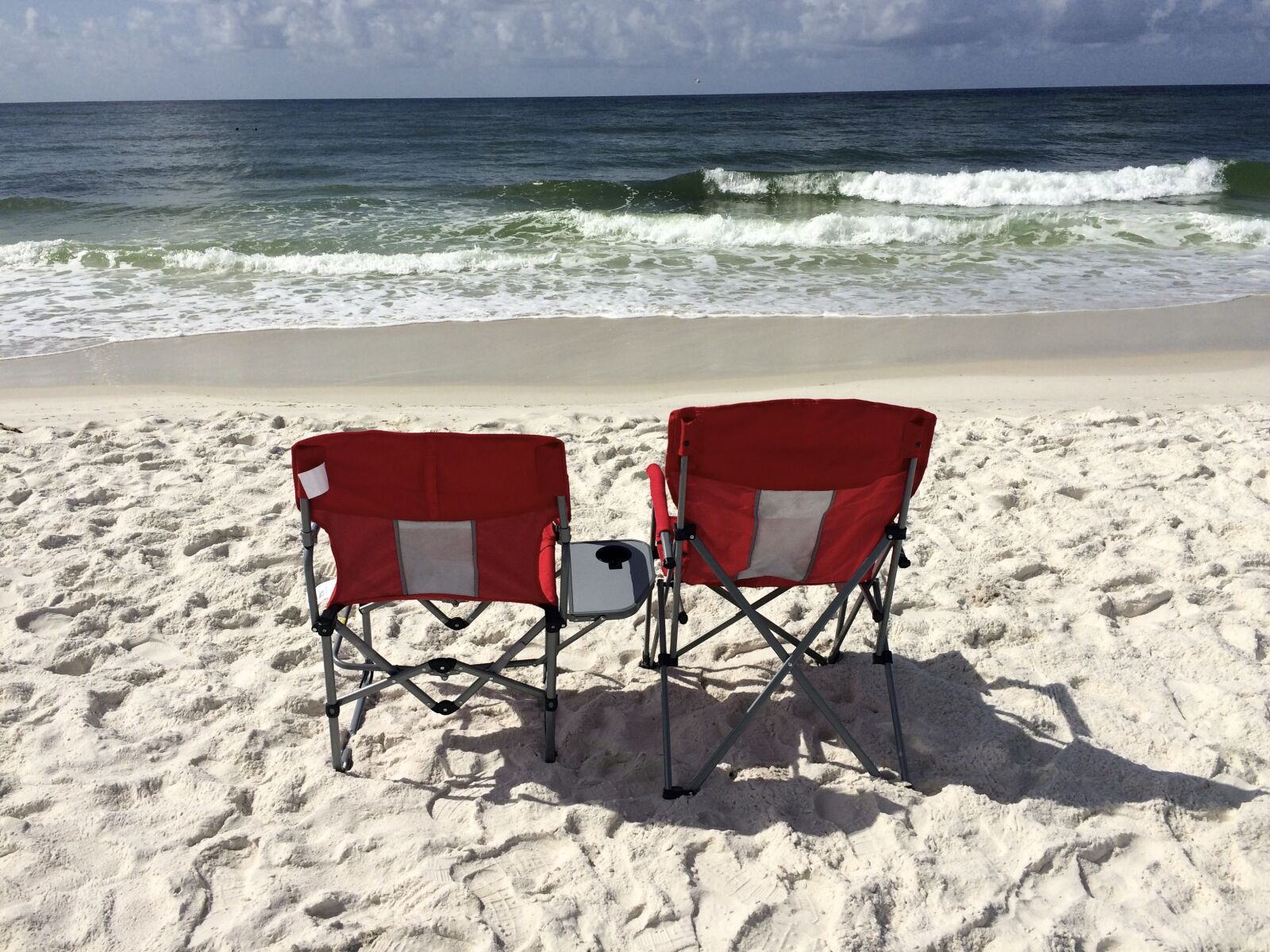 iPhone 5s back camera 4.15mm f/2.2 sample photo. Beach, beach, chairs, sand photography