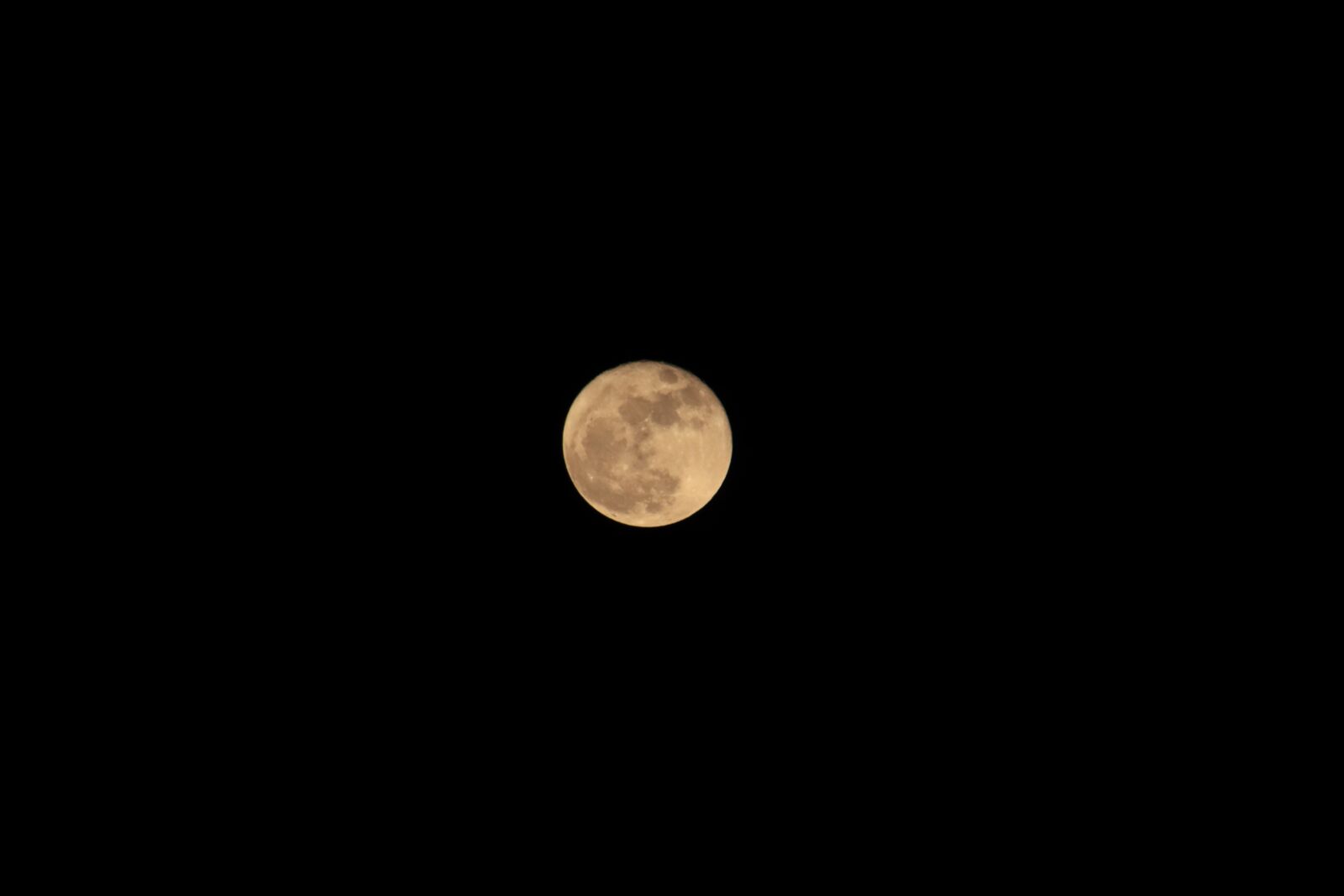 Tamron 16-300mm F3.5-6.3 Di II VC PZD Macro sample photo. Moon, full moon, night photography